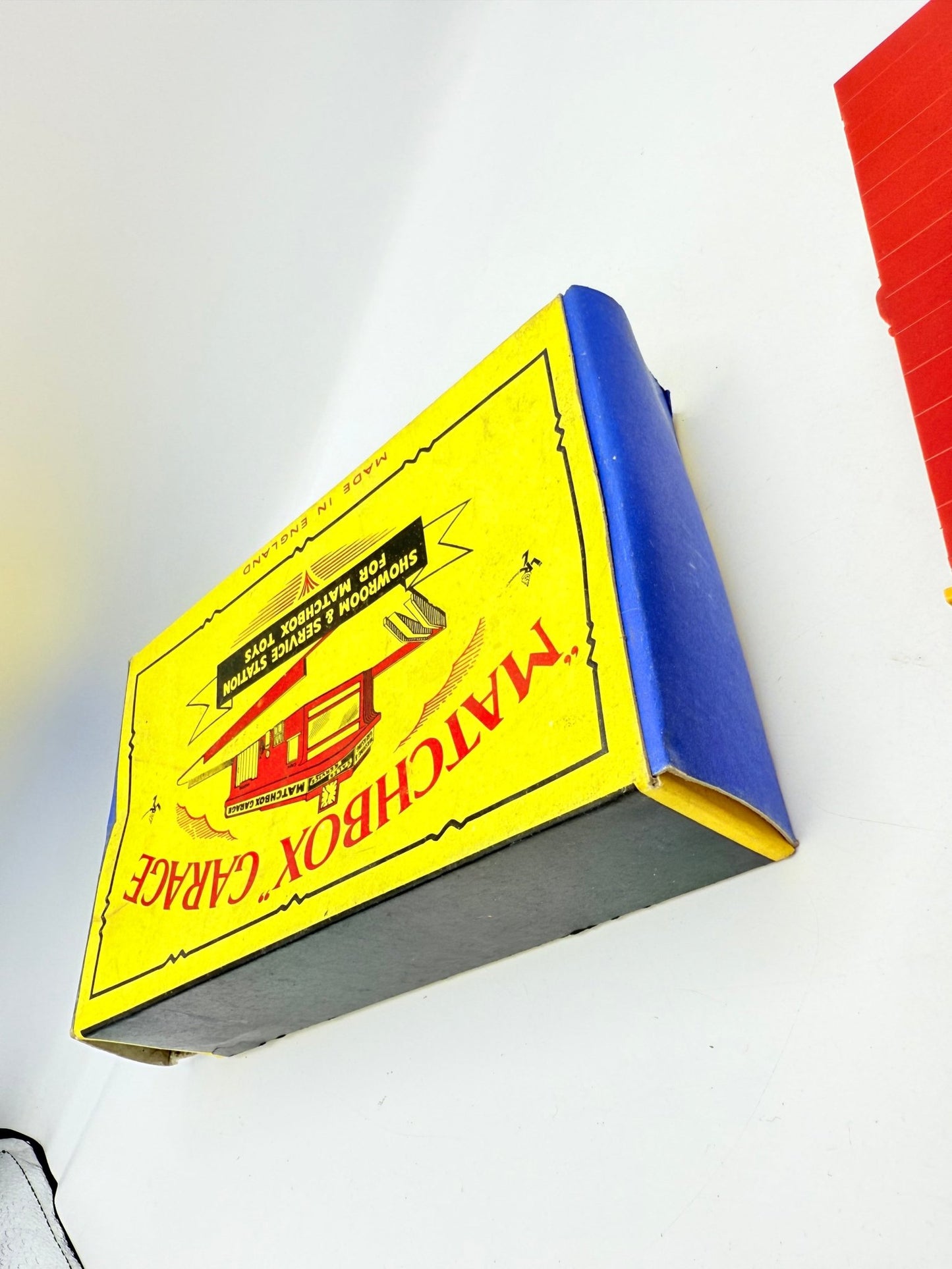 Matchbox Garage - Showroom & Service Station - Magic Matchbox