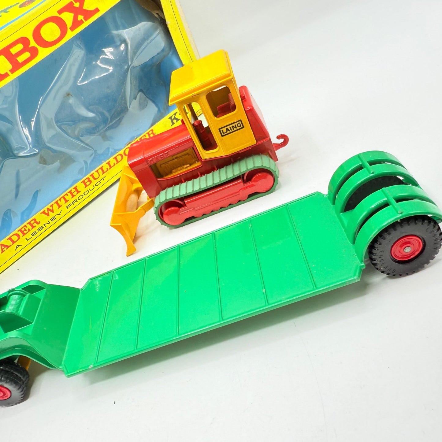 Matchbox Kingsize K - 17 Ford Cab & Dyson Low Loader with Bulldozer - Magic Matchbox
