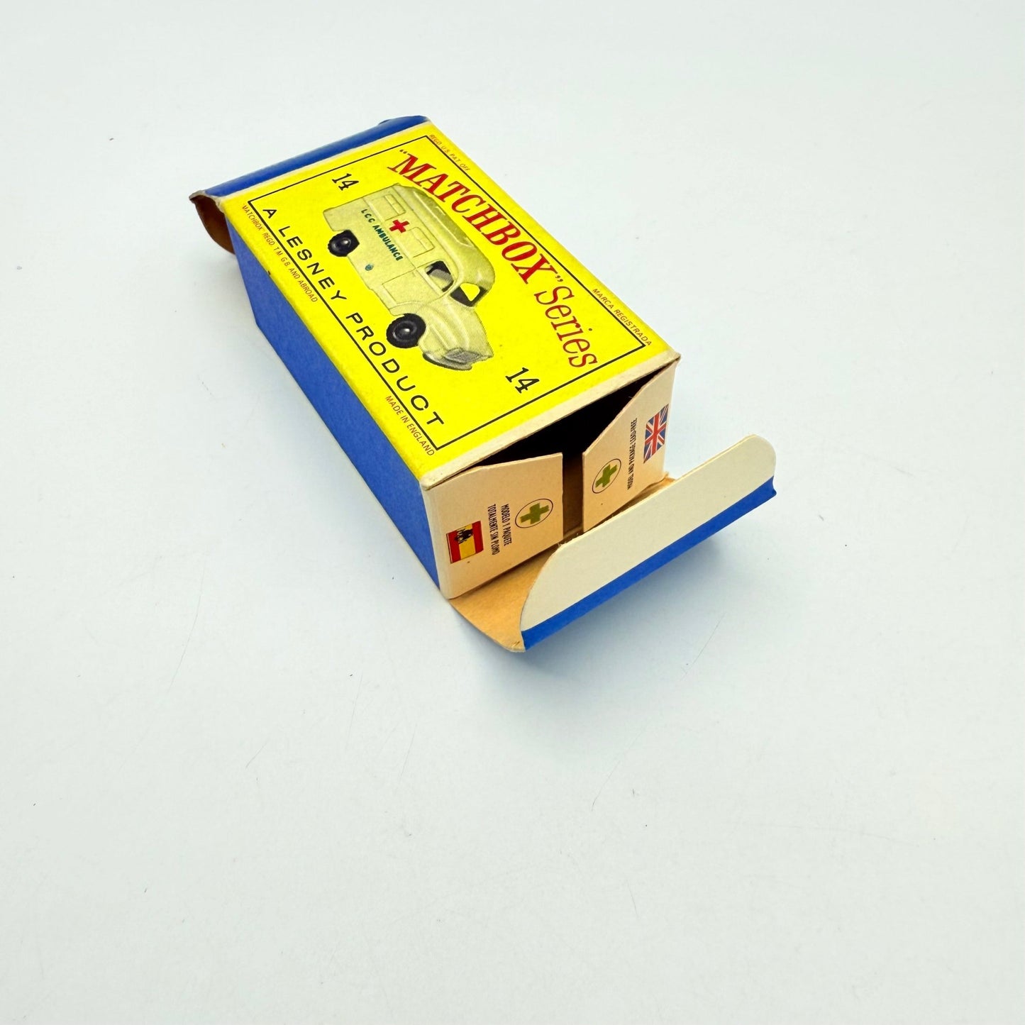 Matchbox Lesney 14c Bedford Lomas Ambulance BPW - Magic Matchbox