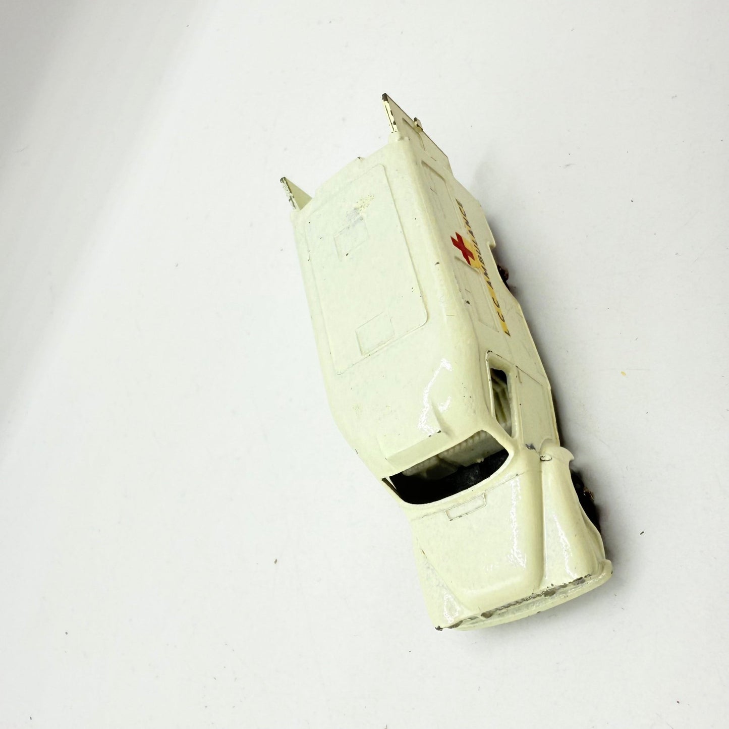 Matchbox Lesney 14c Bedford Lomas Ambulance BPW - Magic Matchbox