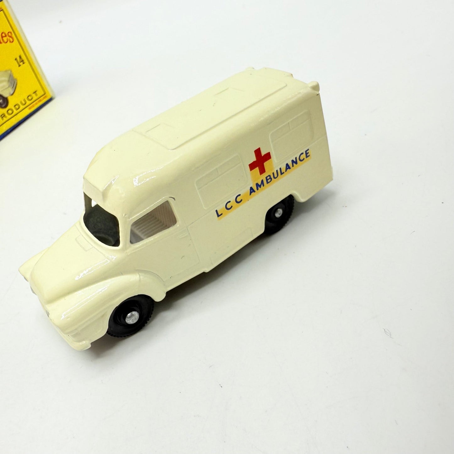 Matchbox Lesney 14c Bedford Lomas Ambulance BPW - Magic Matchbox