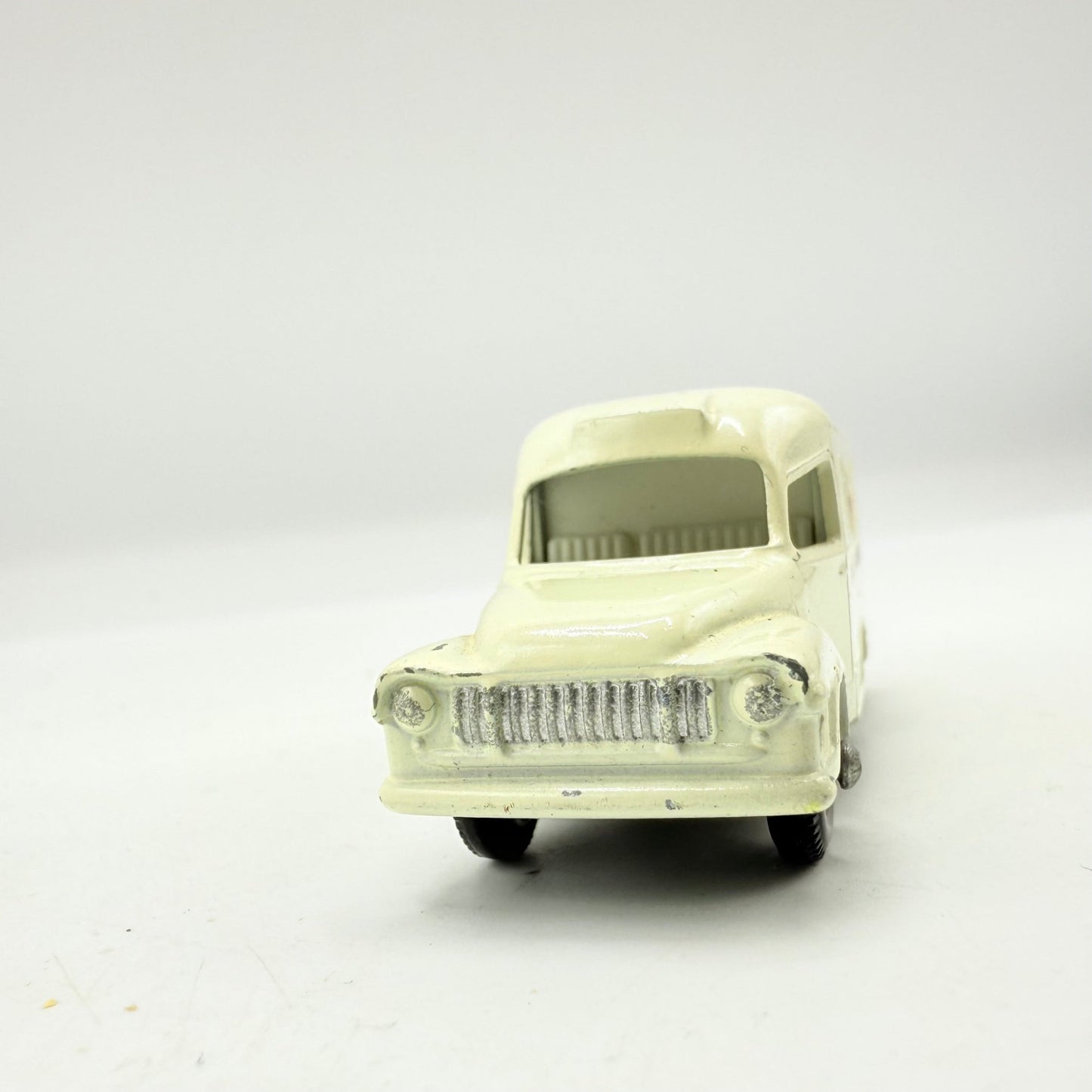 Matchbox Lesney 14c Bedford Lomas Ambulance BPW - Magic Matchbox