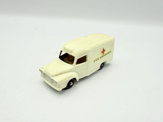 Matchbox Lesney 14c Bedford Lomas Ambulance BPW - Magic Matchbox