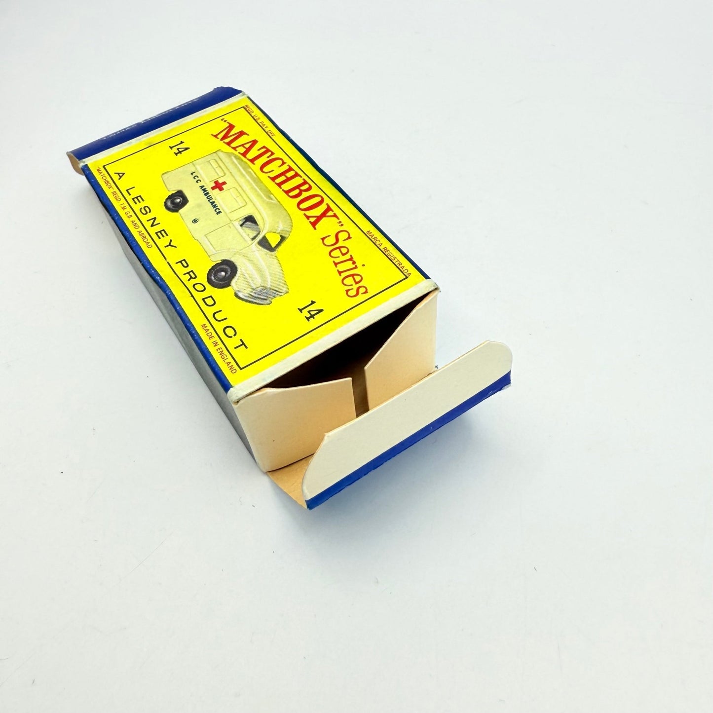 Matchbox Lesney 14c Bedford Lomas Ambulance BPW - Magic Matchbox