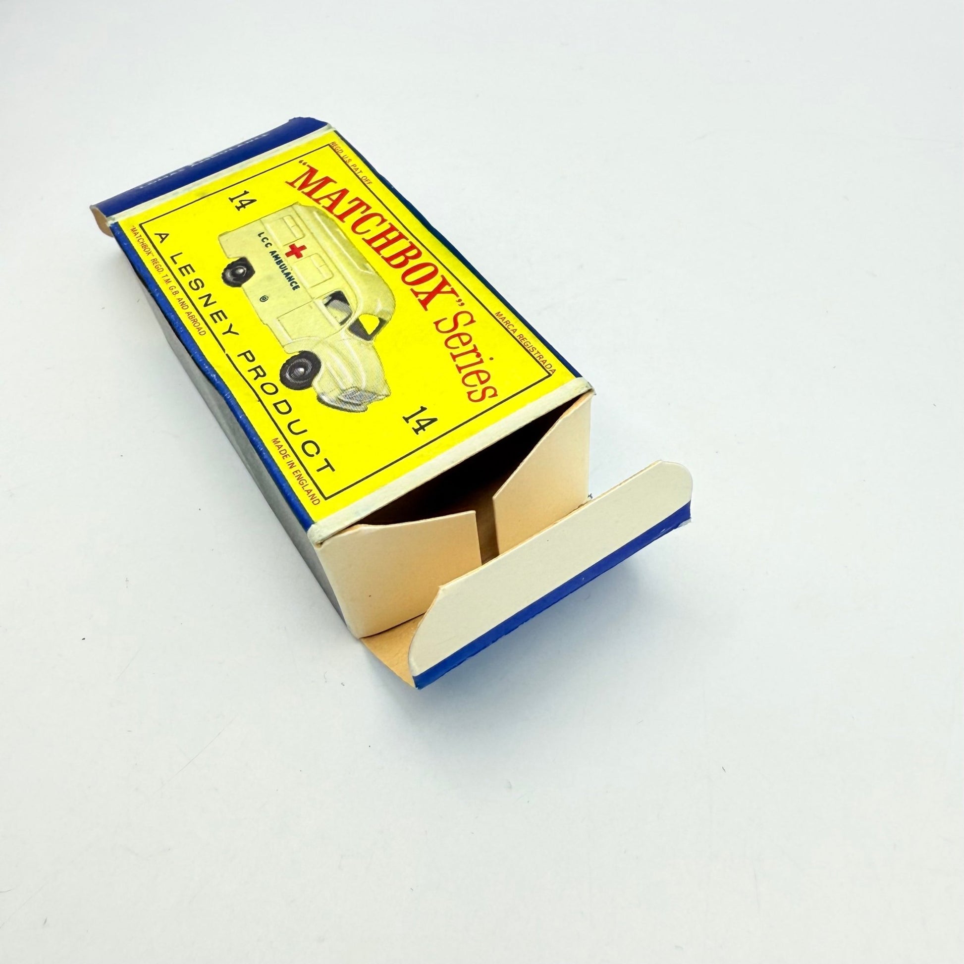 Matchbox Lesney 14c Bedford Lomas Ambulance BPW - Magic Matchbox