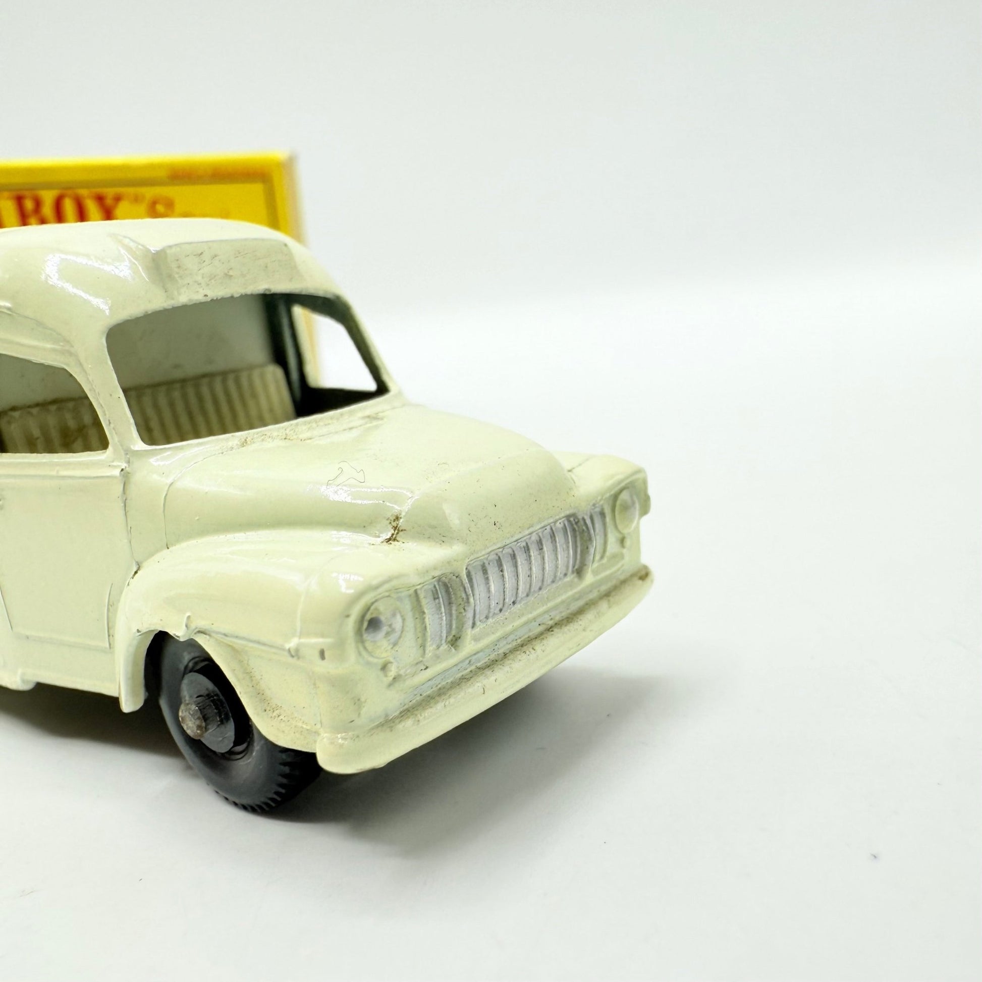 Matchbox Lesney 14c Bedford Lomas Ambulance BPW - Magic Matchbox