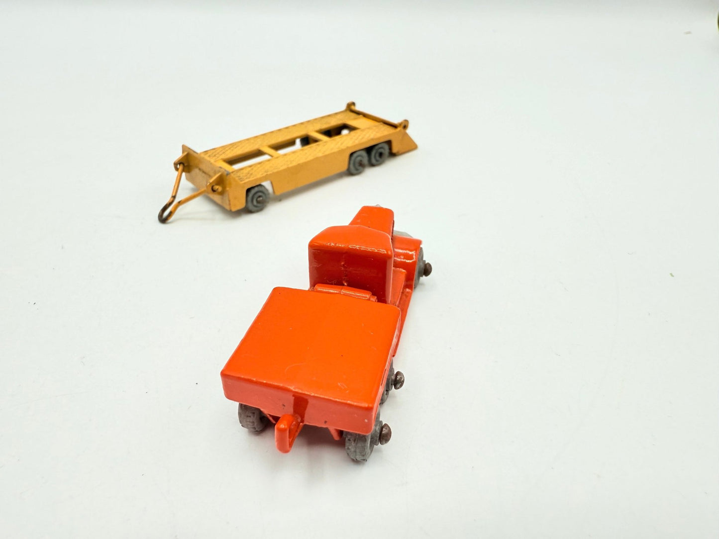 Matchbox Lesney 15A Diamond T Prime Mover Mover & 16A Transporter Trailer RARE without silver trim - Magic Matchbox