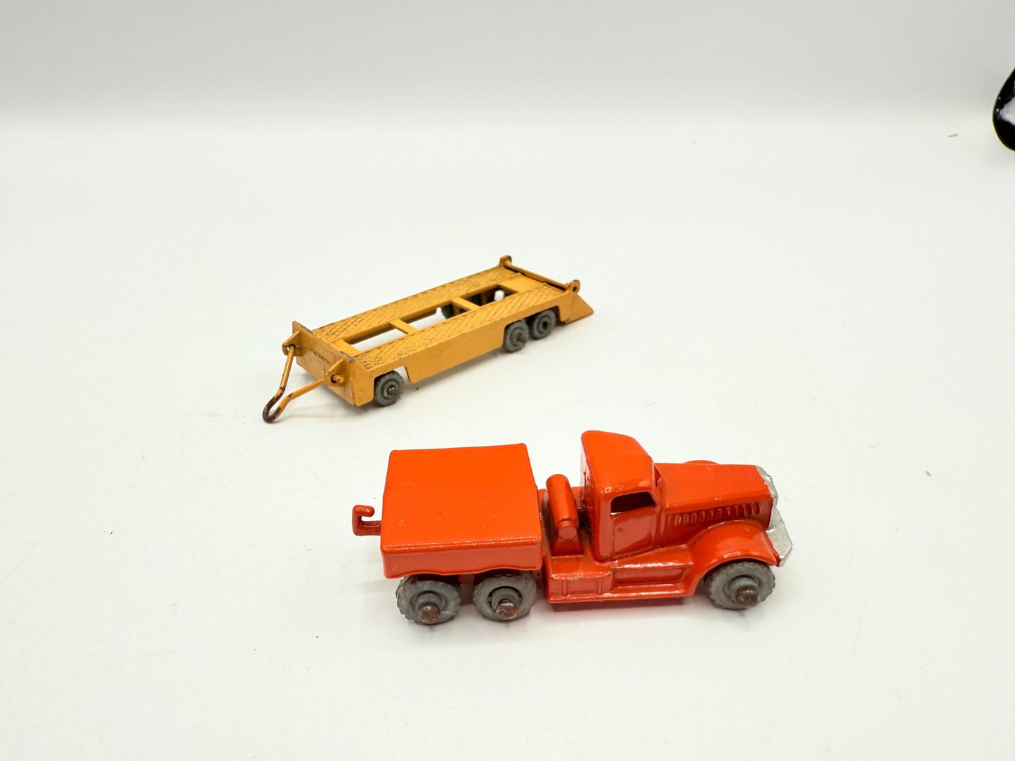 Matchbox Lesney 15A Diamond T Prime Mover Mover & 16A Transporter Trailer RARE without silver trim - Magic Matchbox