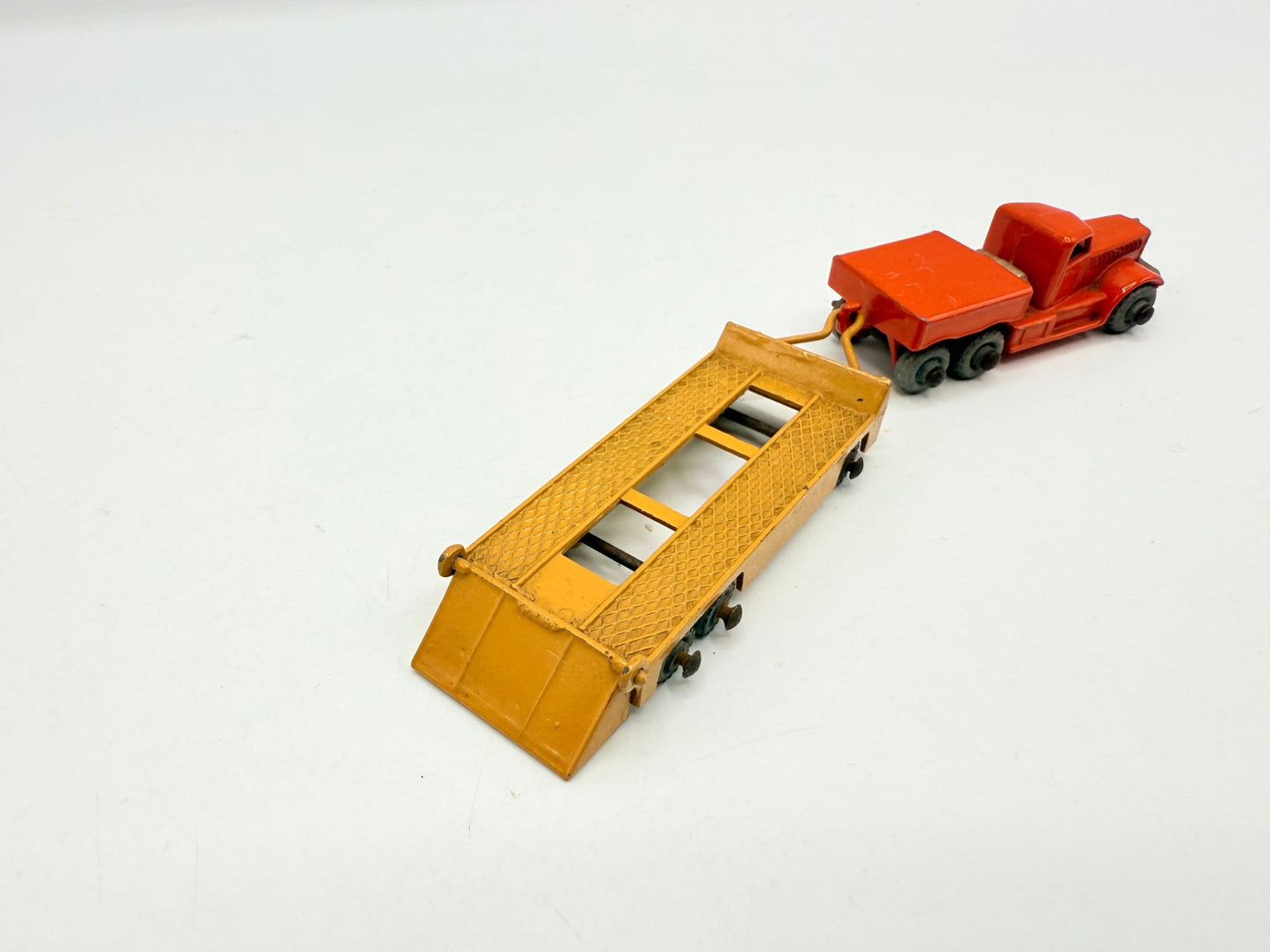 Matchbox Lesney 15a Prime Mover and 16a Atlantic Trailer - Magic Matchbox
