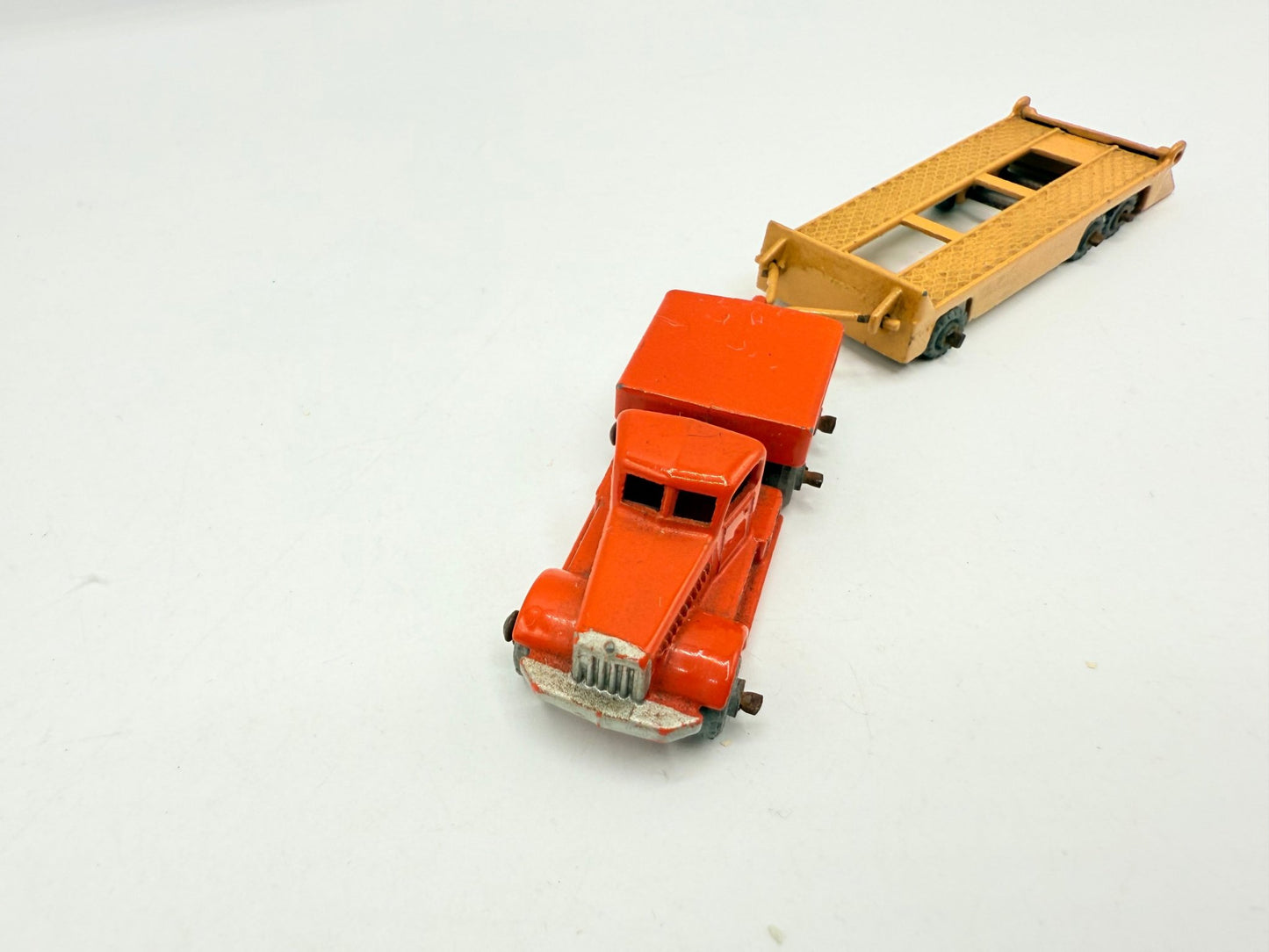 Matchbox Lesney 15a Prime Mover and 16a Atlantic Trailer - Magic Matchbox