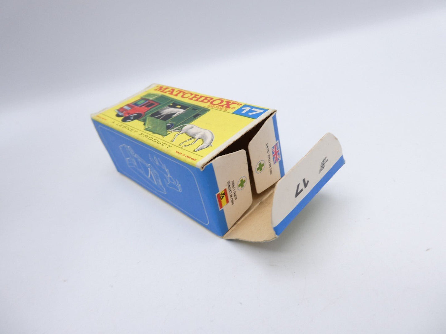 Matchbox Lesney 17e AEC Horsebox Empty Original Box - Magic Matchbox