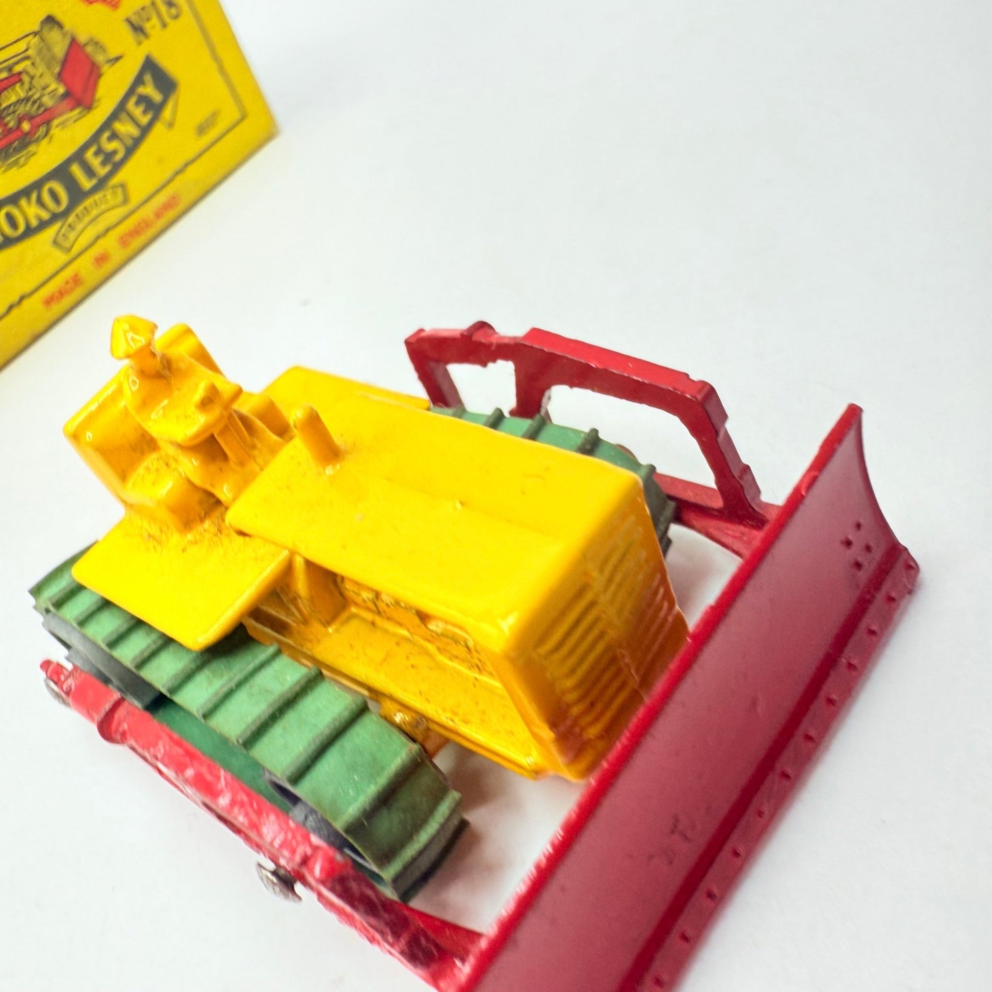 Matchbox Lesney 18a Caterpillar Bulldozer with tracks - Magic Matchbox
