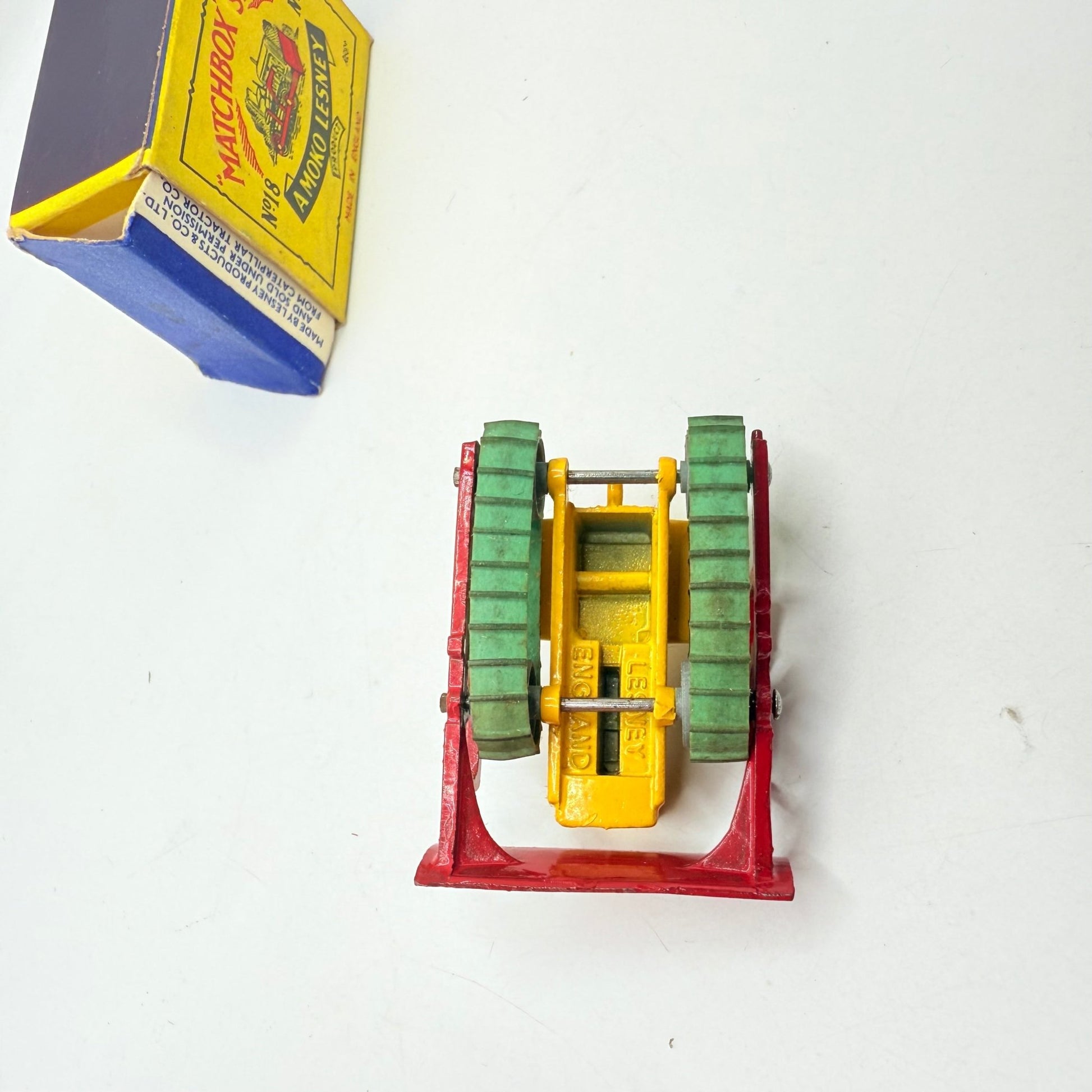 Matchbox Lesney 18a Caterpillar Bulldozer with tracks - Magic Matchbox
