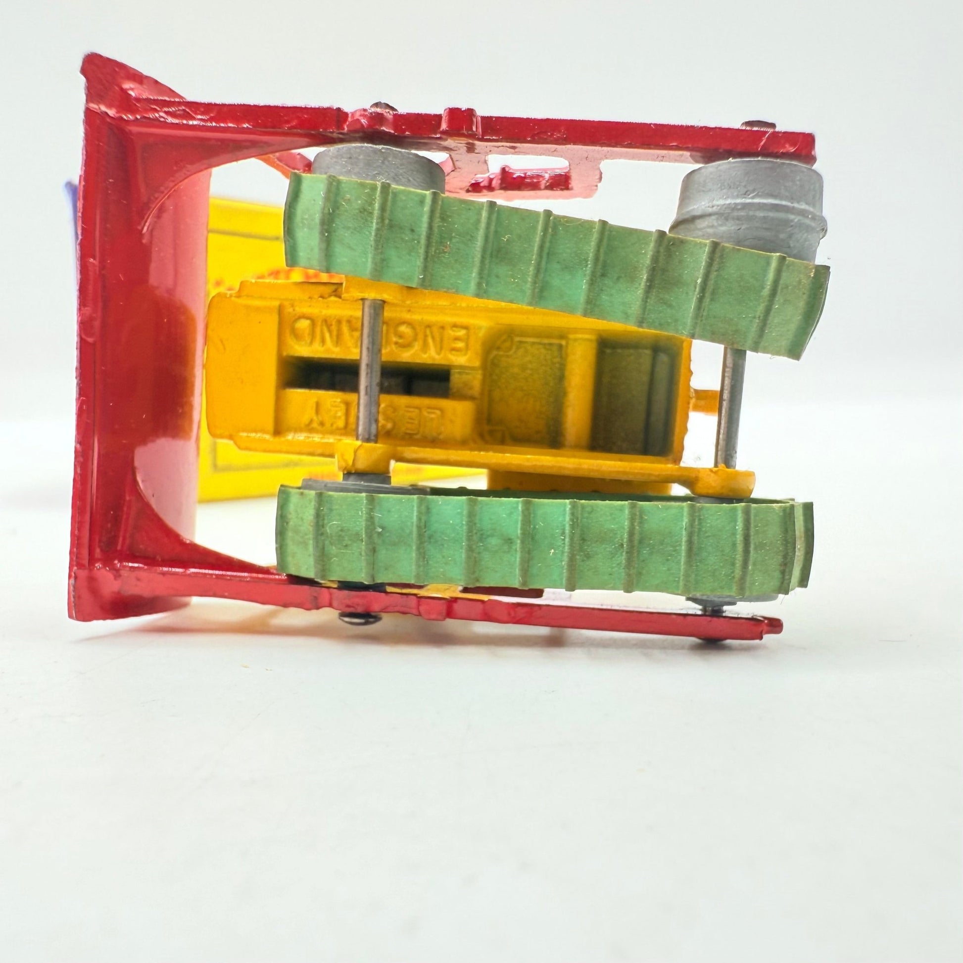 Matchbox Lesney 18a Caterpillar Bulldozer with tracks - Magic Matchbox