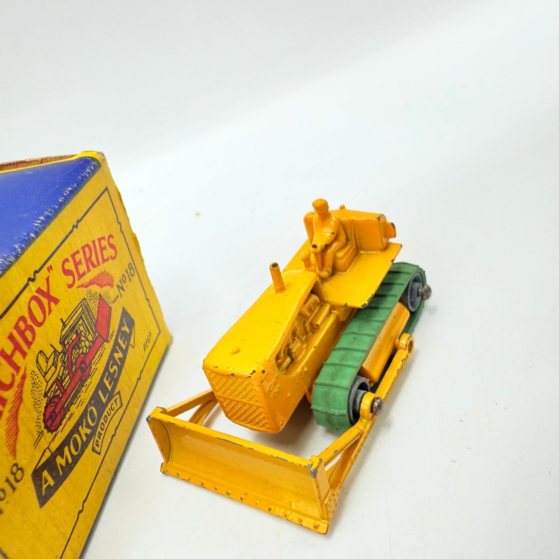 Matchbox Lesney 18b Caterpillar Bulldozer MW - Magic Matchbox