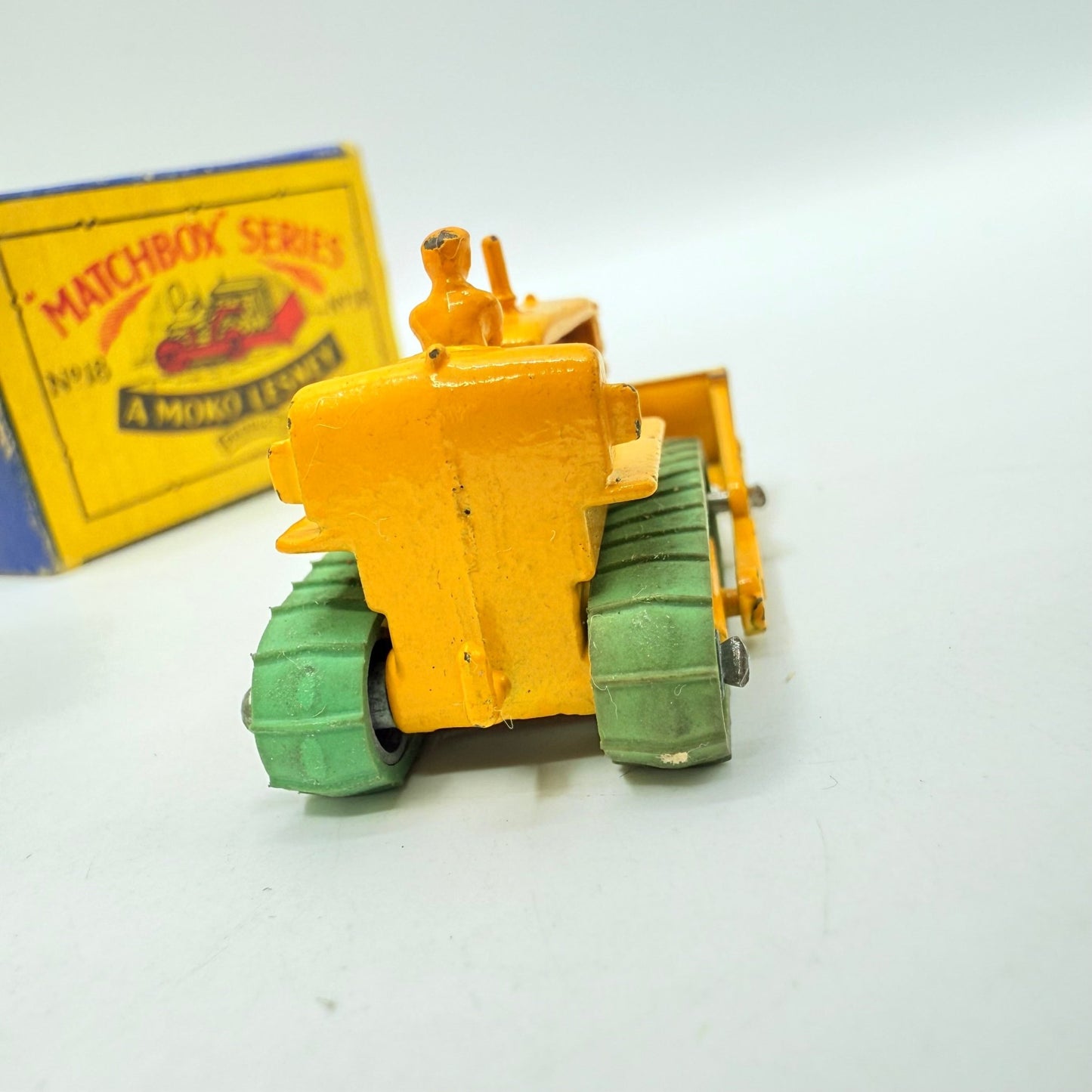 Matchbox Lesney 18b Caterpillar Bulldozer MW - Magic Matchbox