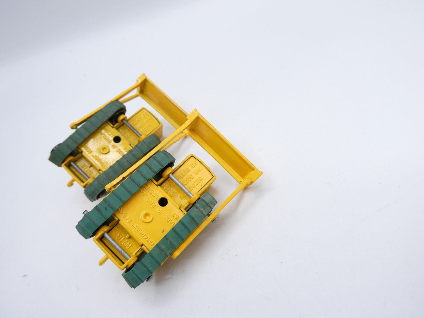 Matchbox Lesney 18d Caterpillar D8 Bulldozer Black Rollers - Magic Matchbox