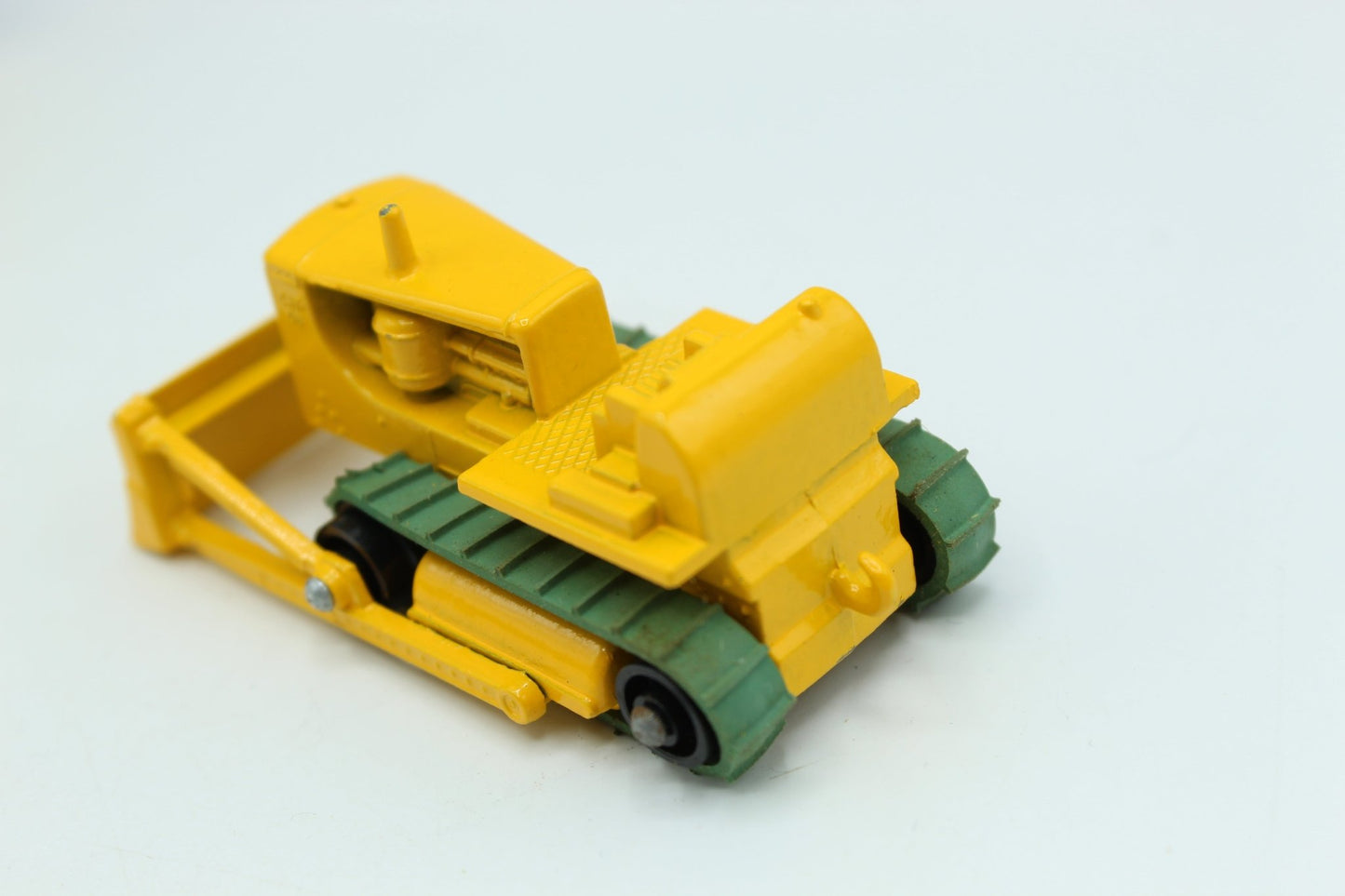 Matchbox Lesney 18d Caterpillar D8 Bulldozer Black Rollers Black Rollers - Magic Matchbox