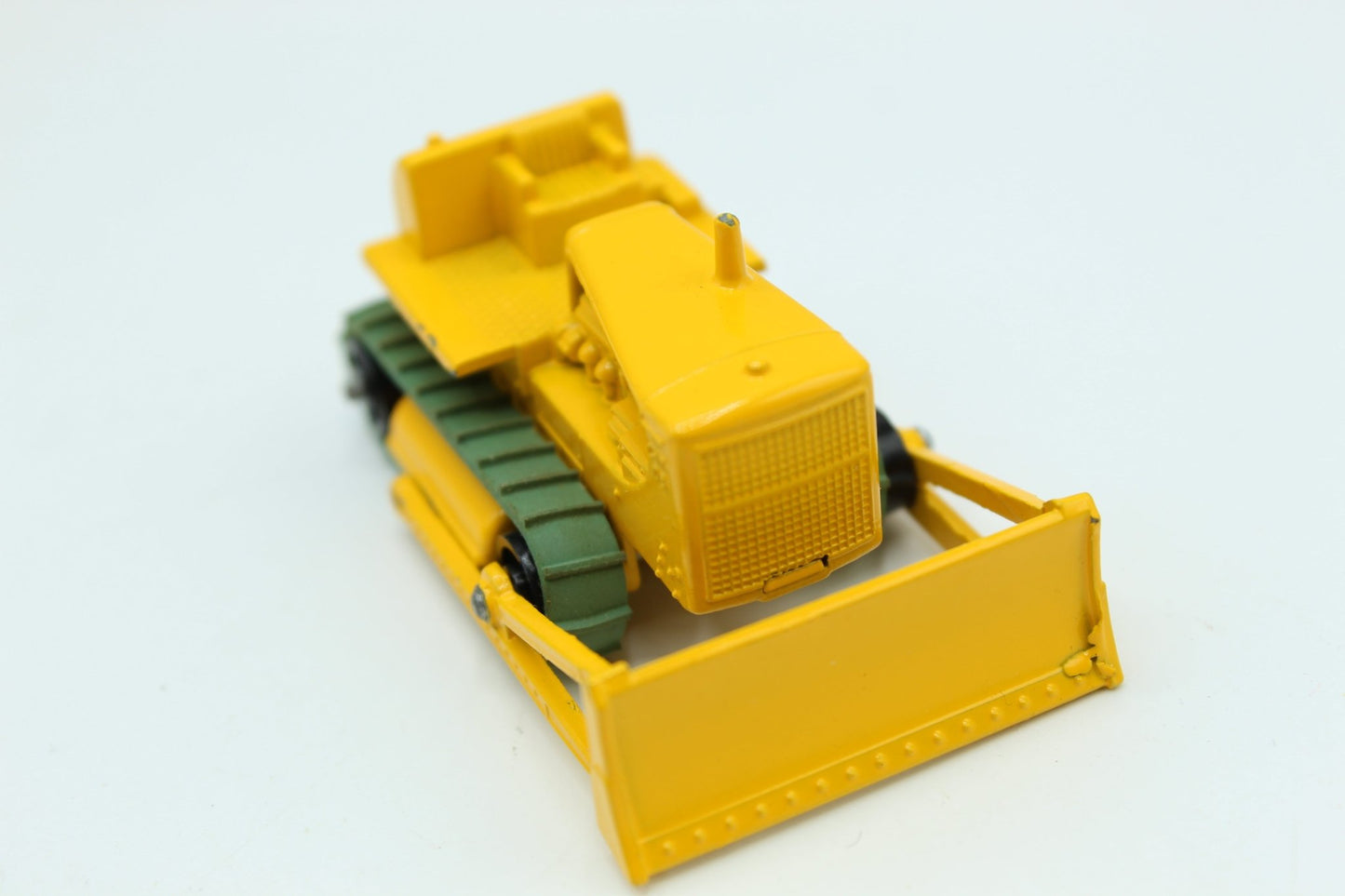 Matchbox Lesney 18d Caterpillar D8 Bulldozer Black Rollers Black Rollers - Magic Matchbox