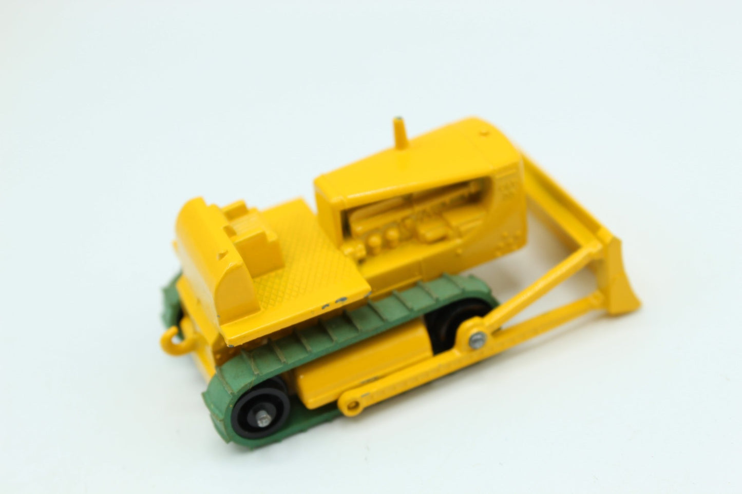 Matchbox Lesney 18d Caterpillar D8 Bulldozer Black Rollers Black Rollers - Magic Matchbox