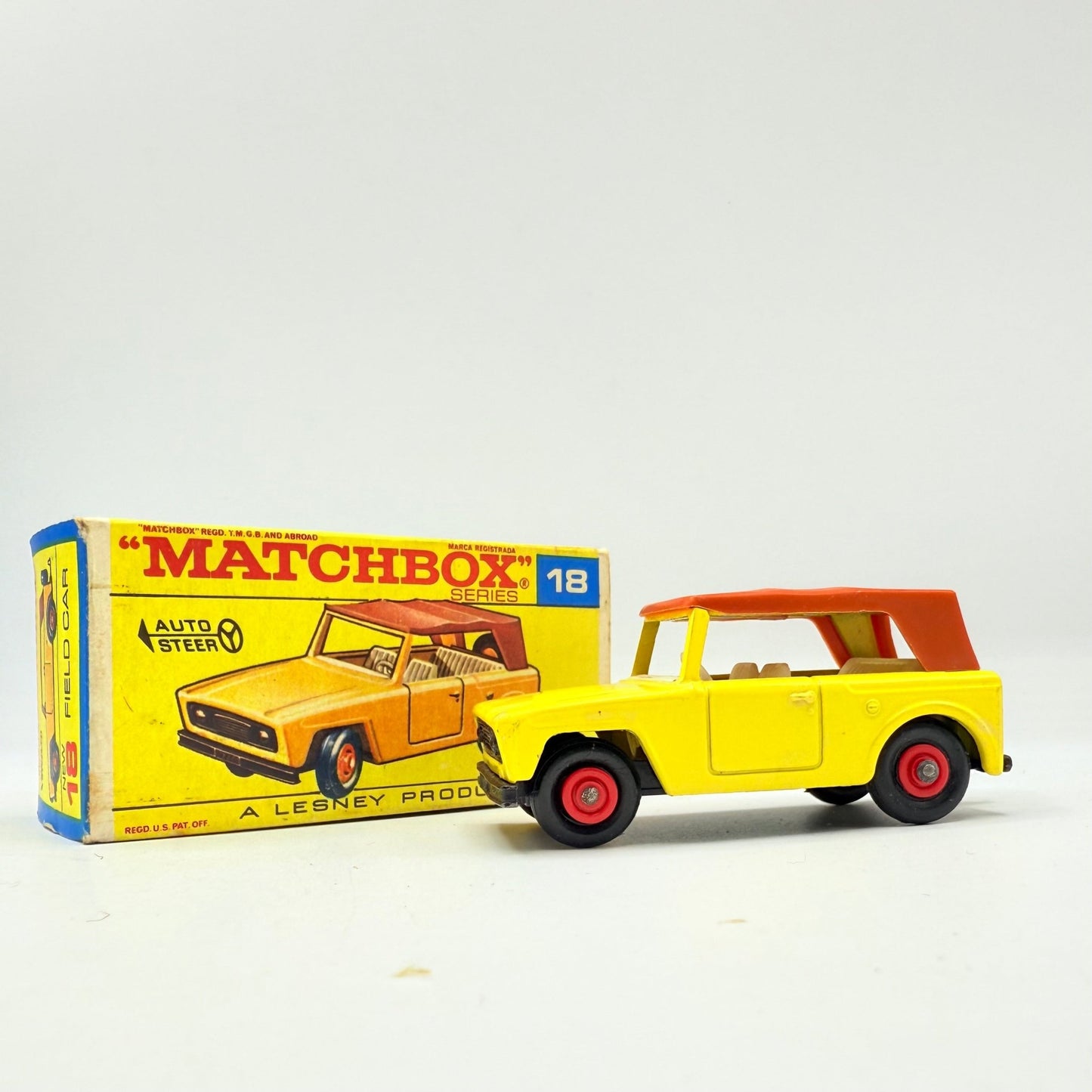 Matchbox Lesney 18e Field Car Red Hubs - Black grill & base - Magic Matchbox