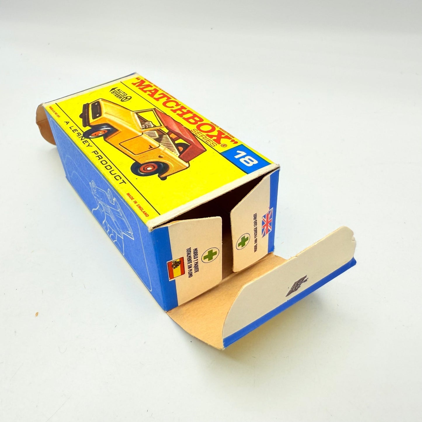 Matchbox Lesney 18e Field Car Red Hubs - Unpainted base - Magic Matchbox