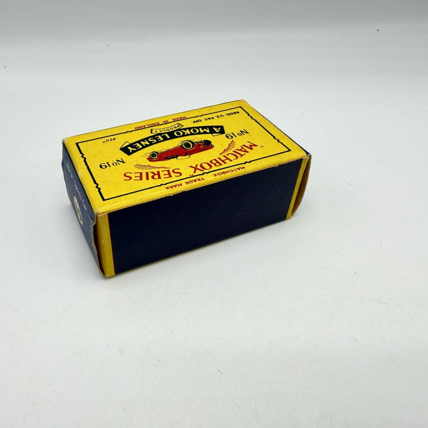Matchbox Lesney 19b MGA Very RARE SILVER WHEELS - Magic Matchbox