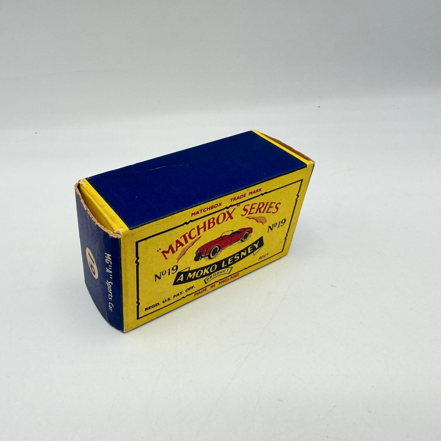 Matchbox Lesney 19b MGA Very RARE SILVER WHEELS - Magic Matchbox
