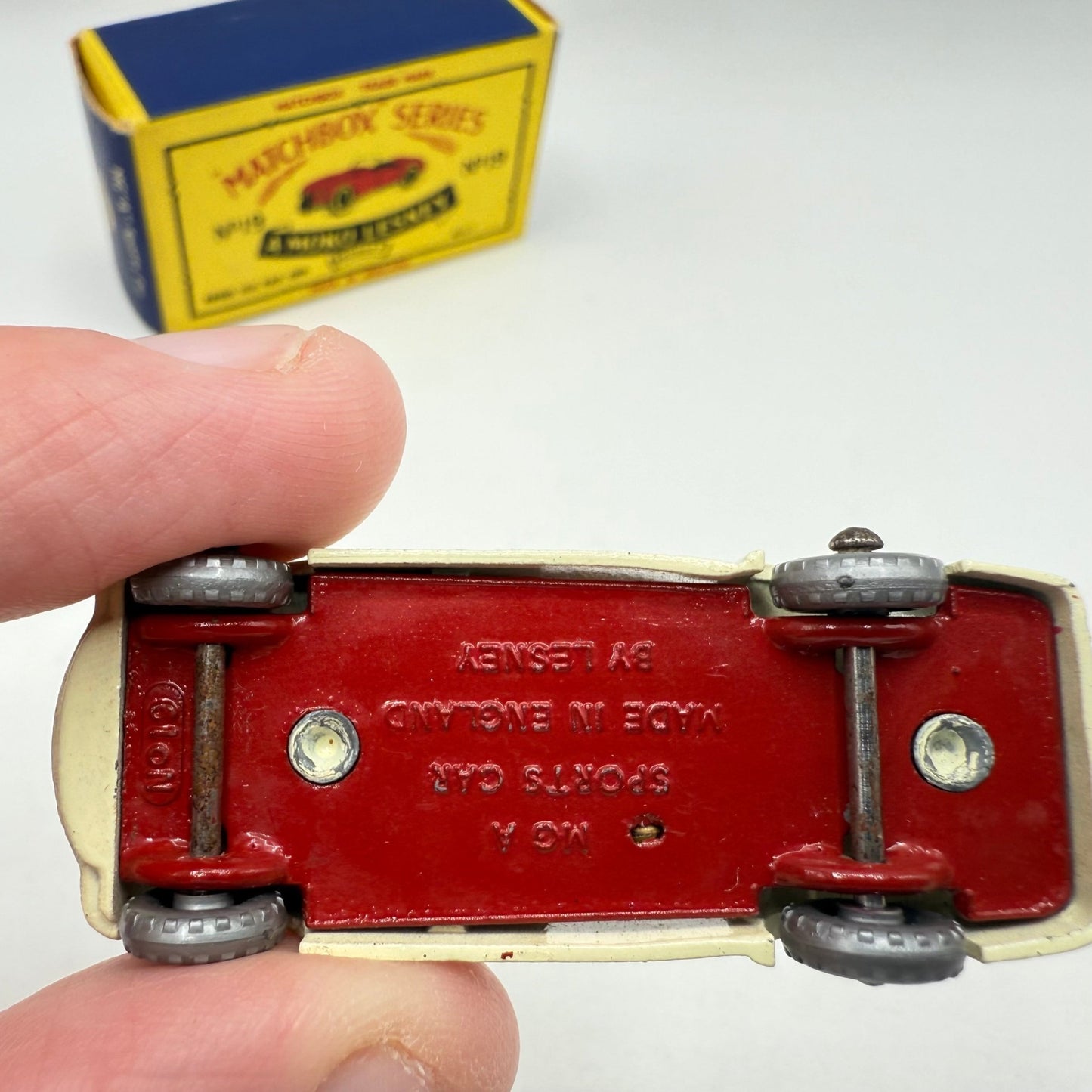 Matchbox Lesney 19b MGA Very RARE SILVER WHEELS - Magic Matchbox