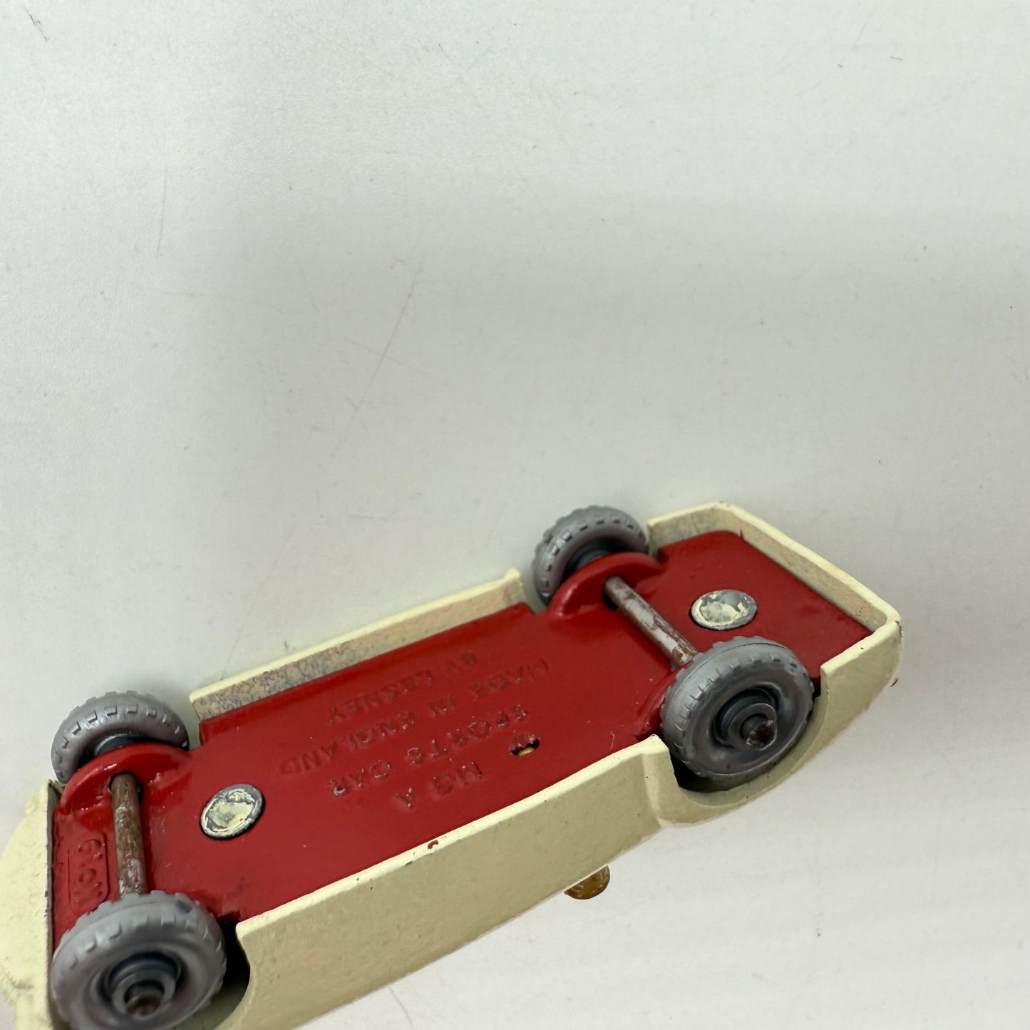 Matchbox Lesney 19b MGA Very RARE SILVER WHEELS - Magic Matchbox