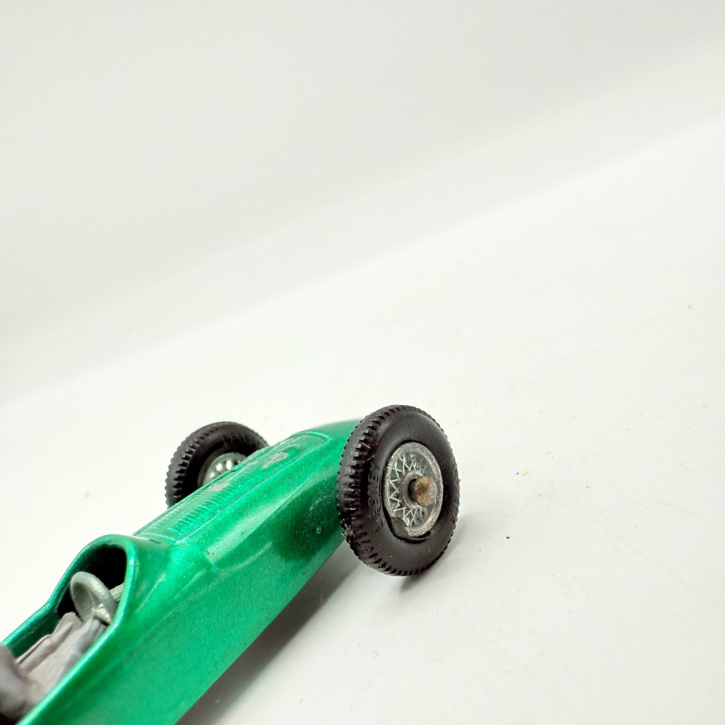 Matchbox Lesney 19c Aston Martin DBR5 Racing Car & Driver - Magic Matchbox