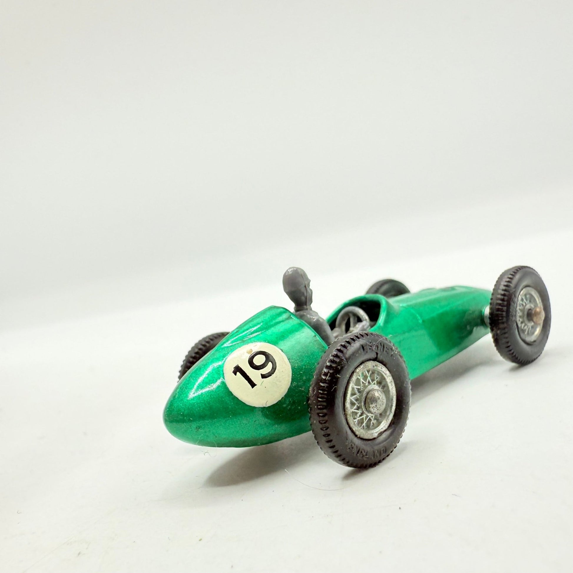 Matchbox Lesney 19c Aston Martin DBR5 Racing Car & Driver - Magic Matchbox