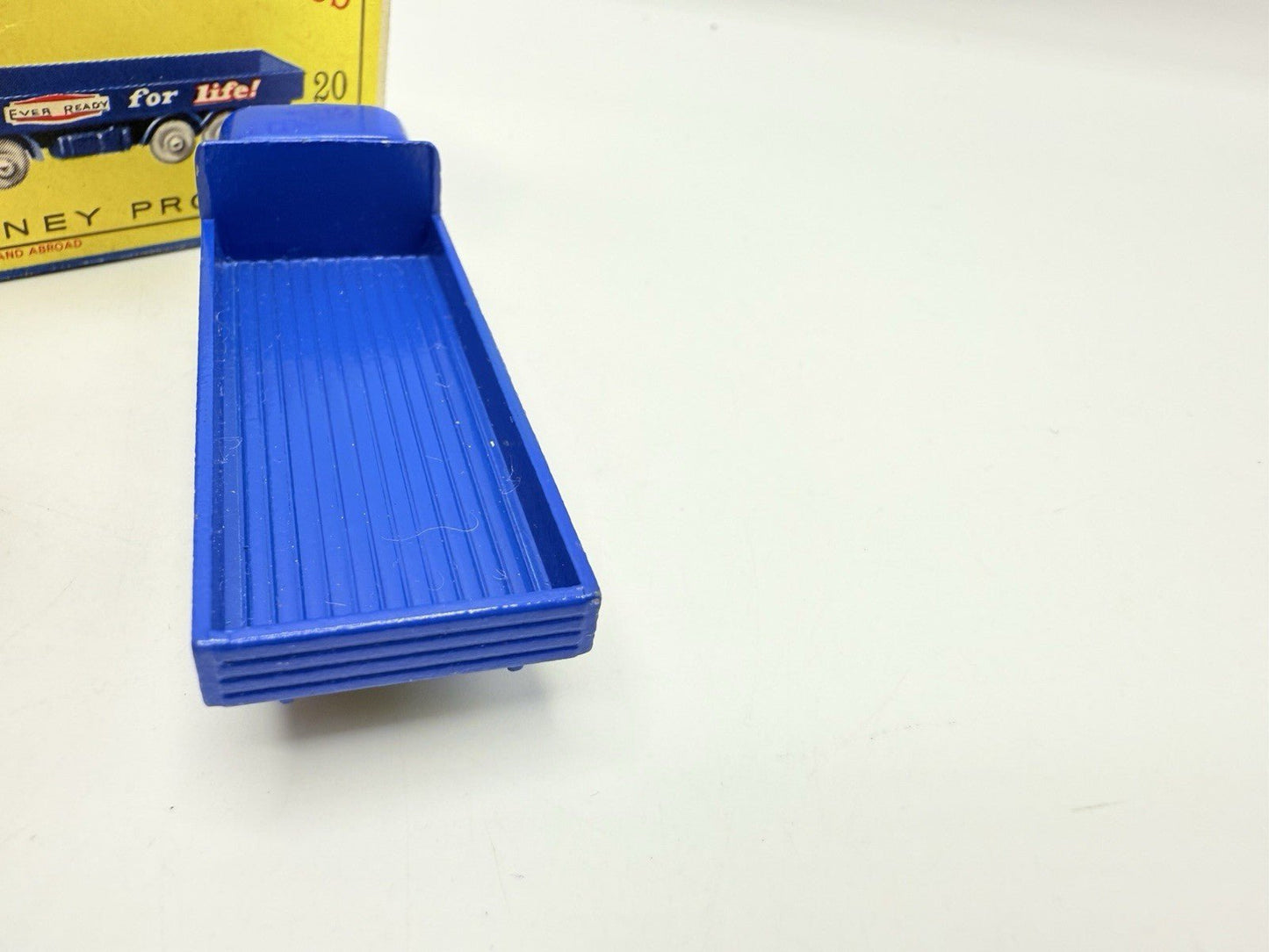 Matchbox Lesney 20b ERF 'Ever Ready' 68G 8 Wheeler Truck Very Near Mint & Boxed - Magic Matchbox