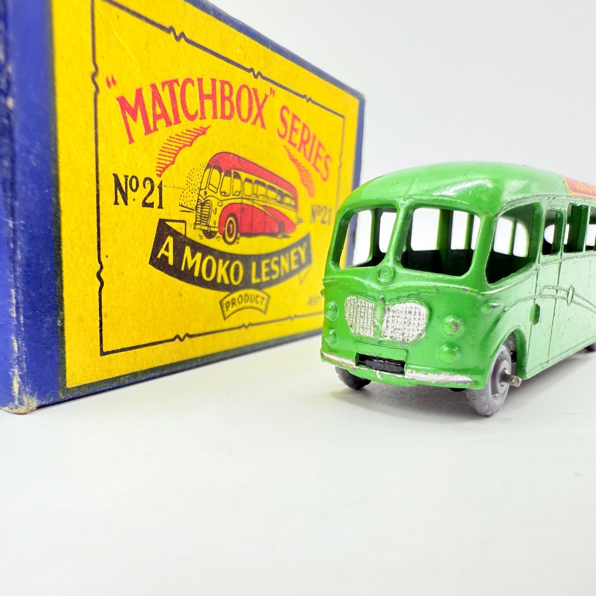 Matchbox Lesney 21b Bedford Duple Coach GPW - Magic Matchbox