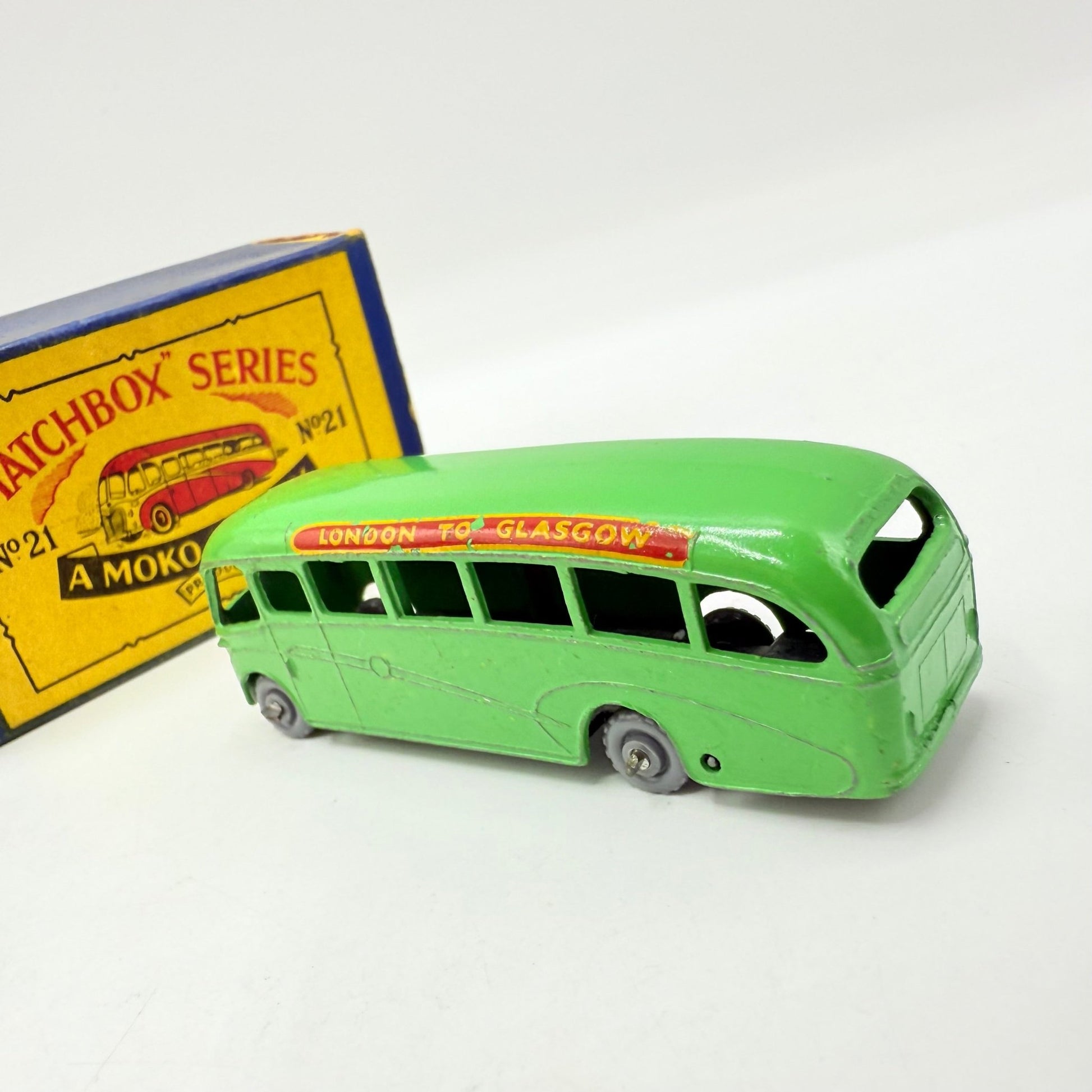 Matchbox Lesney 21b Bedford Duple Coach GPW - Magic Matchbox