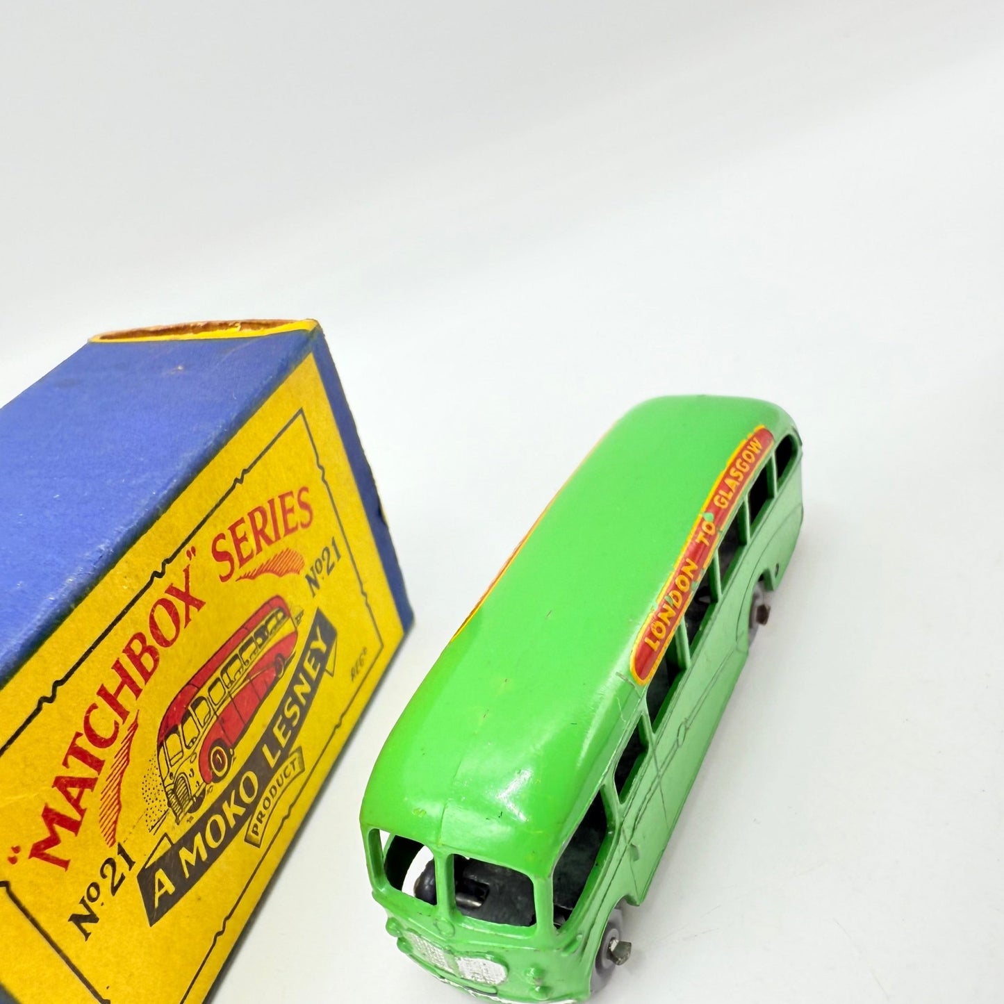 Matchbox Lesney 21b Bedford Duple Coach GPW - Magic Matchbox