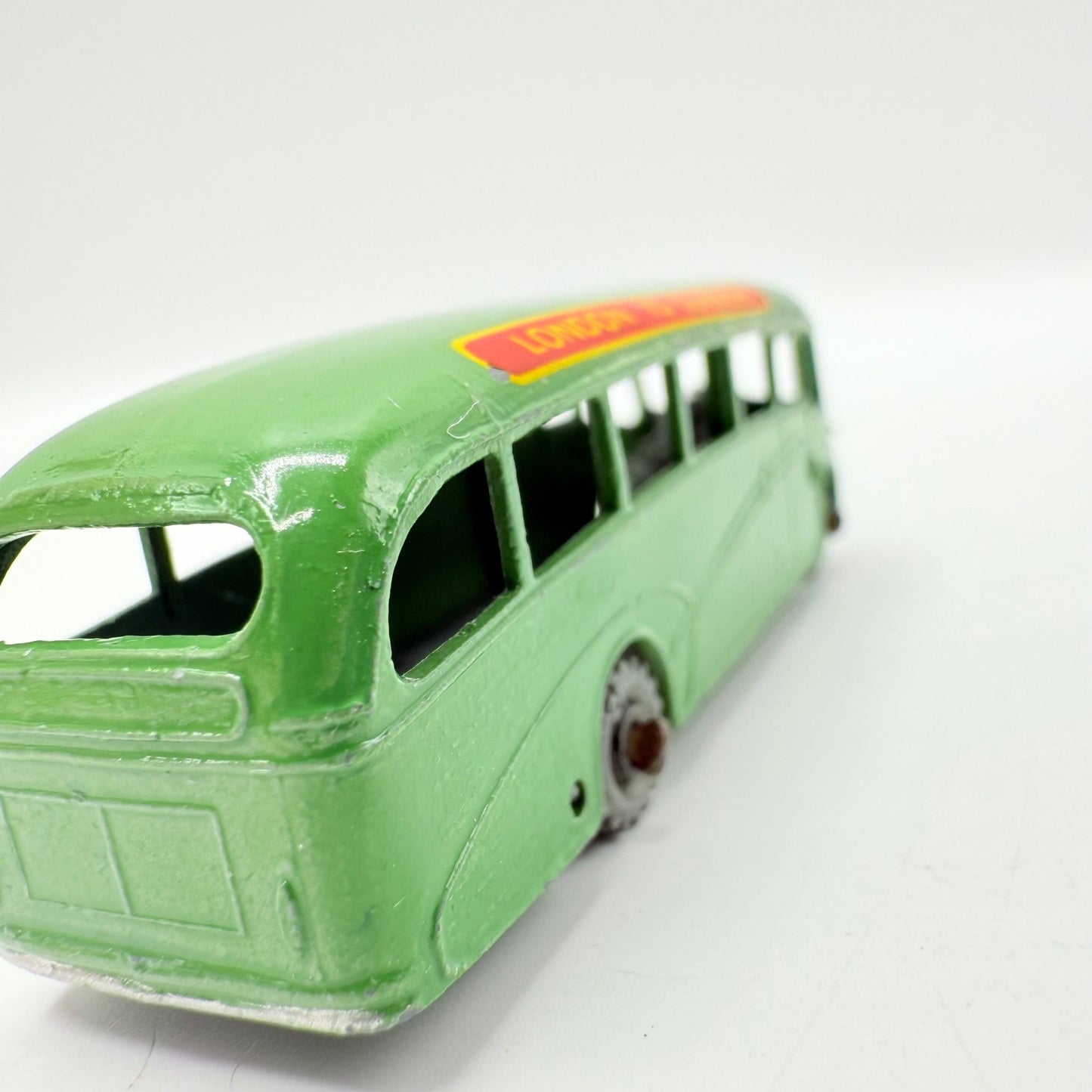 Matchbox Lesney 21b Bedford Duple Coach MW - Magic Matchbox