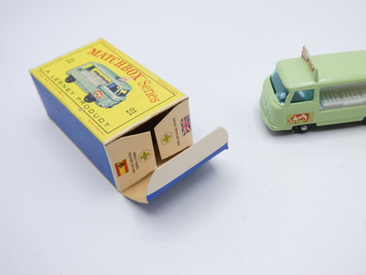Matchbox Lesney 21c Commer Milk Float BPW - Magic Matchbox
