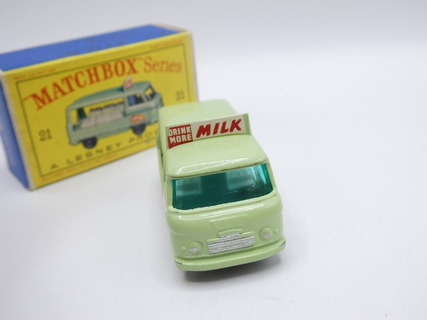 Matchbox Lesney 21c Commer Milk Float BPW - Magic Matchbox