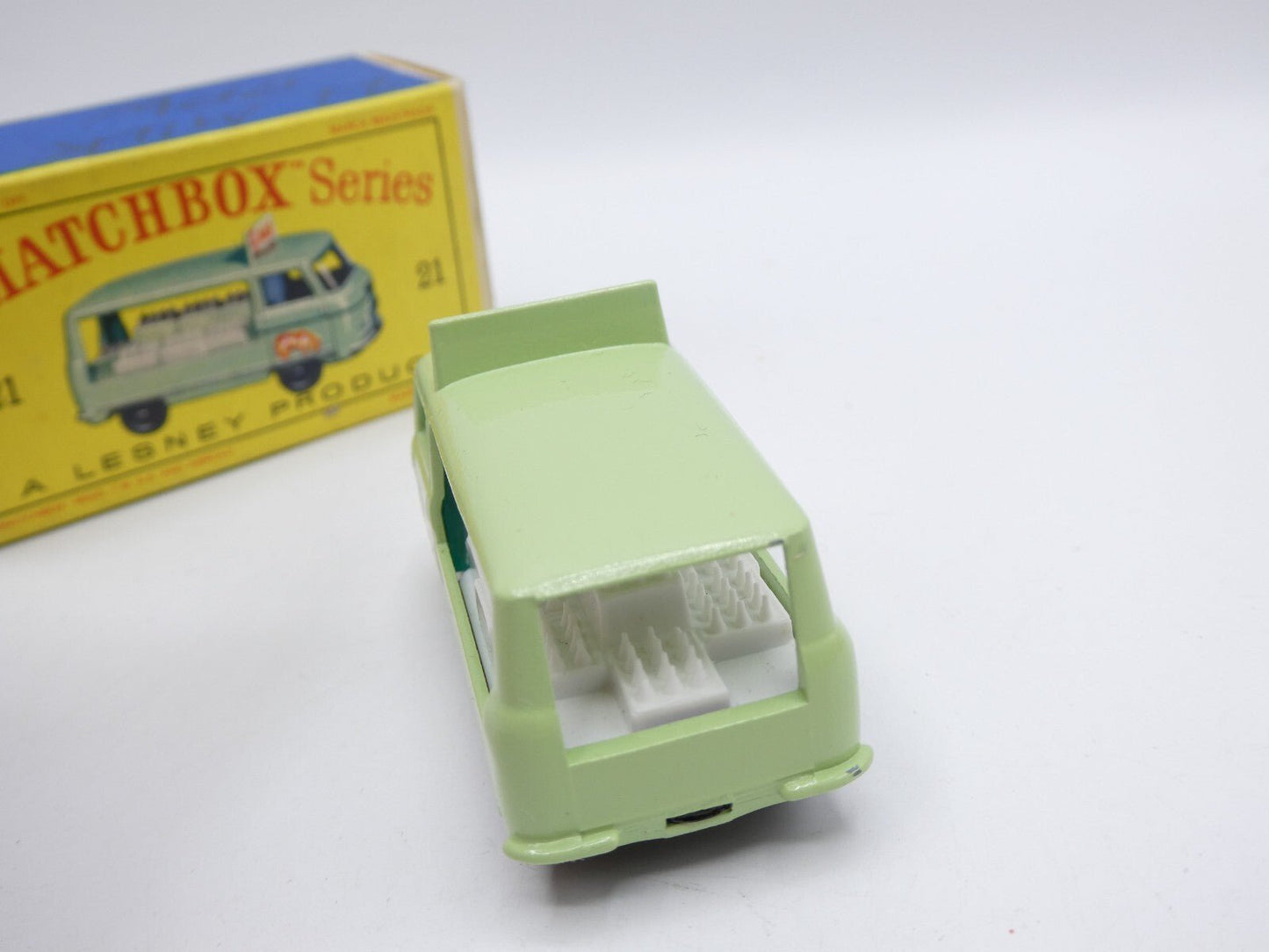 Matchbox Lesney 21c Commer Milk Float BPW - Magic Matchbox