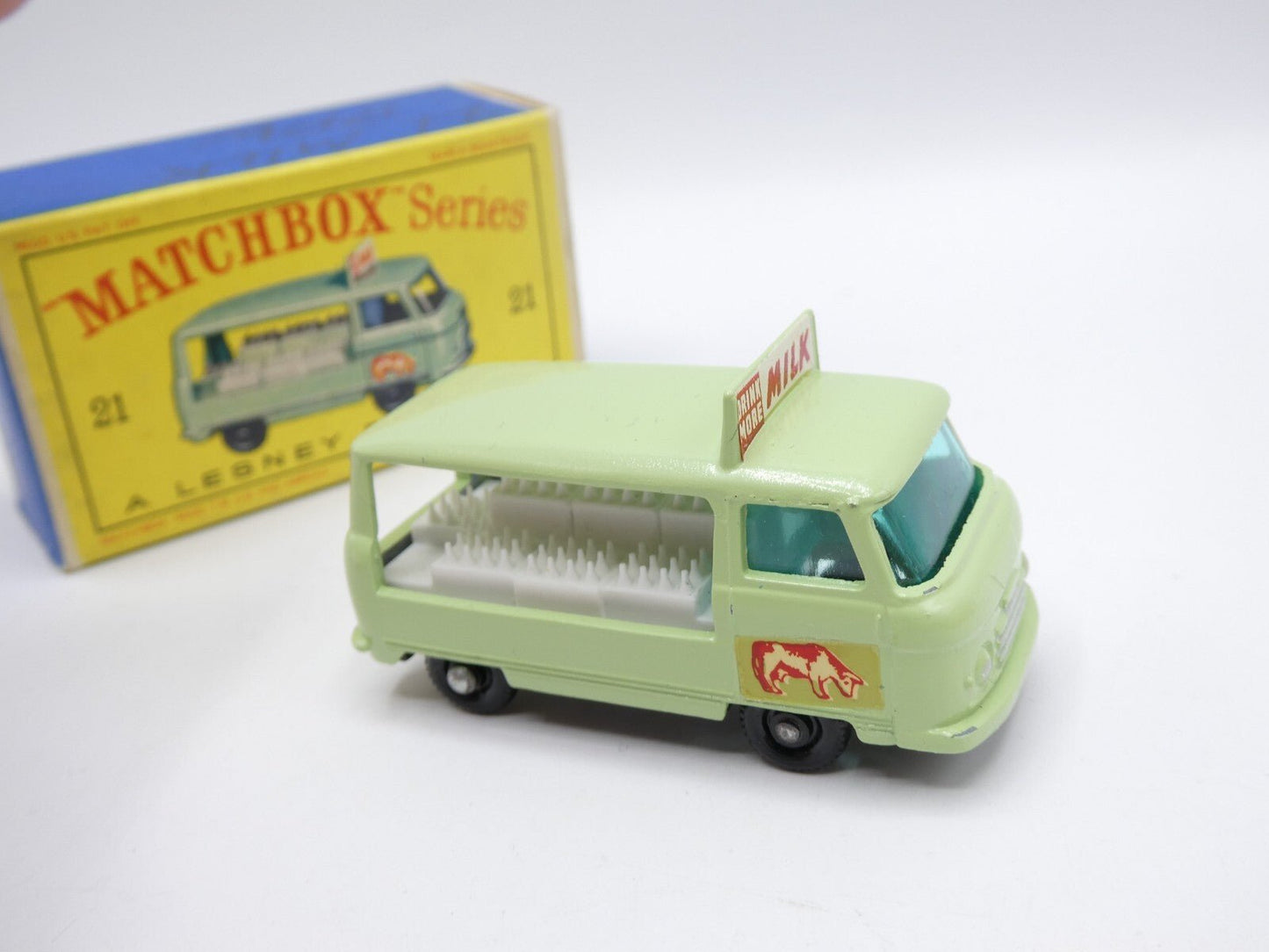 Matchbox Lesney 21c Commer Milk Float BPW - Magic Matchbox