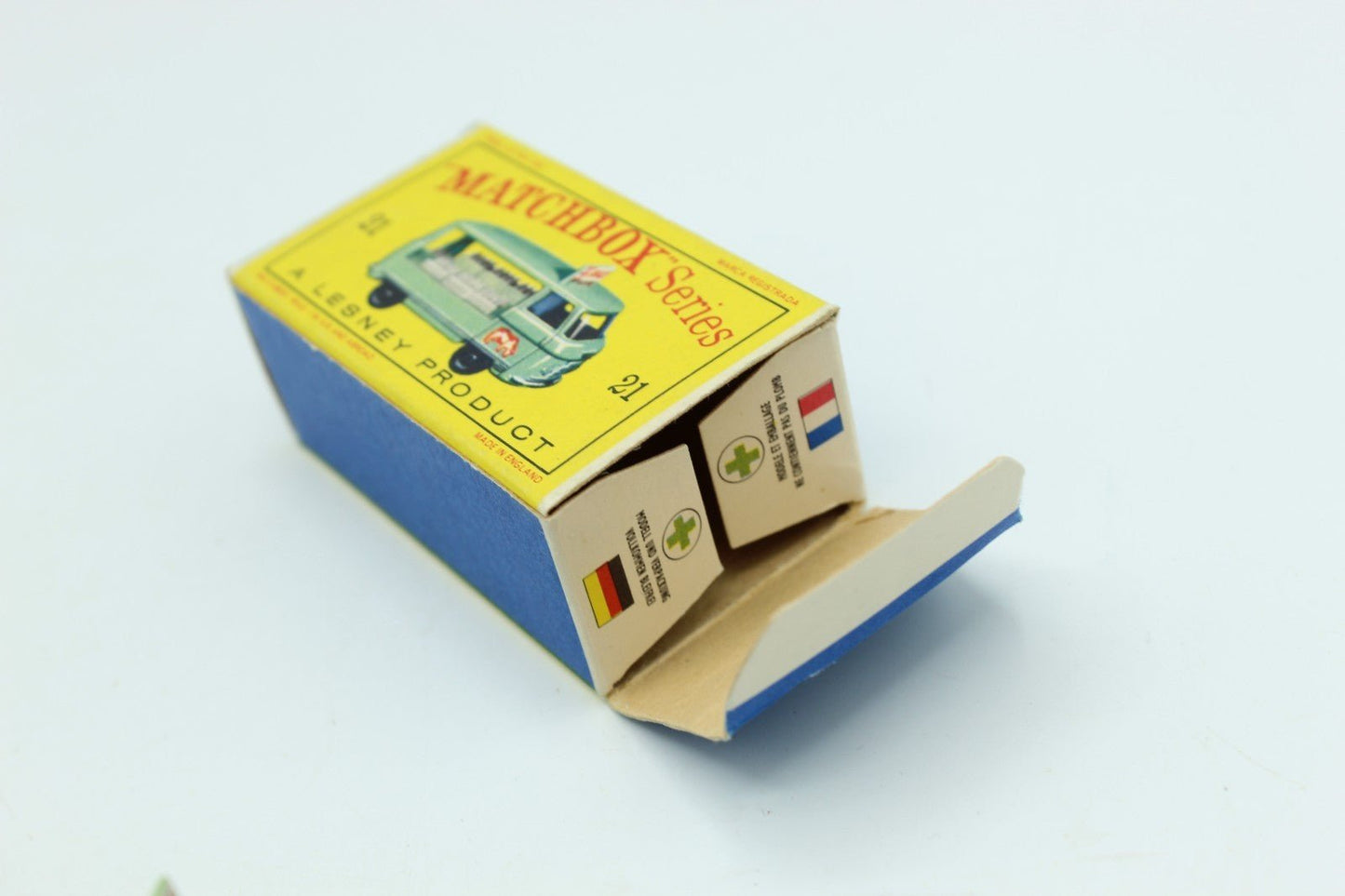 Matchbox Lesney 21c Commer Milk Float BPW Near Mint & Boxed - Magic Matchbox