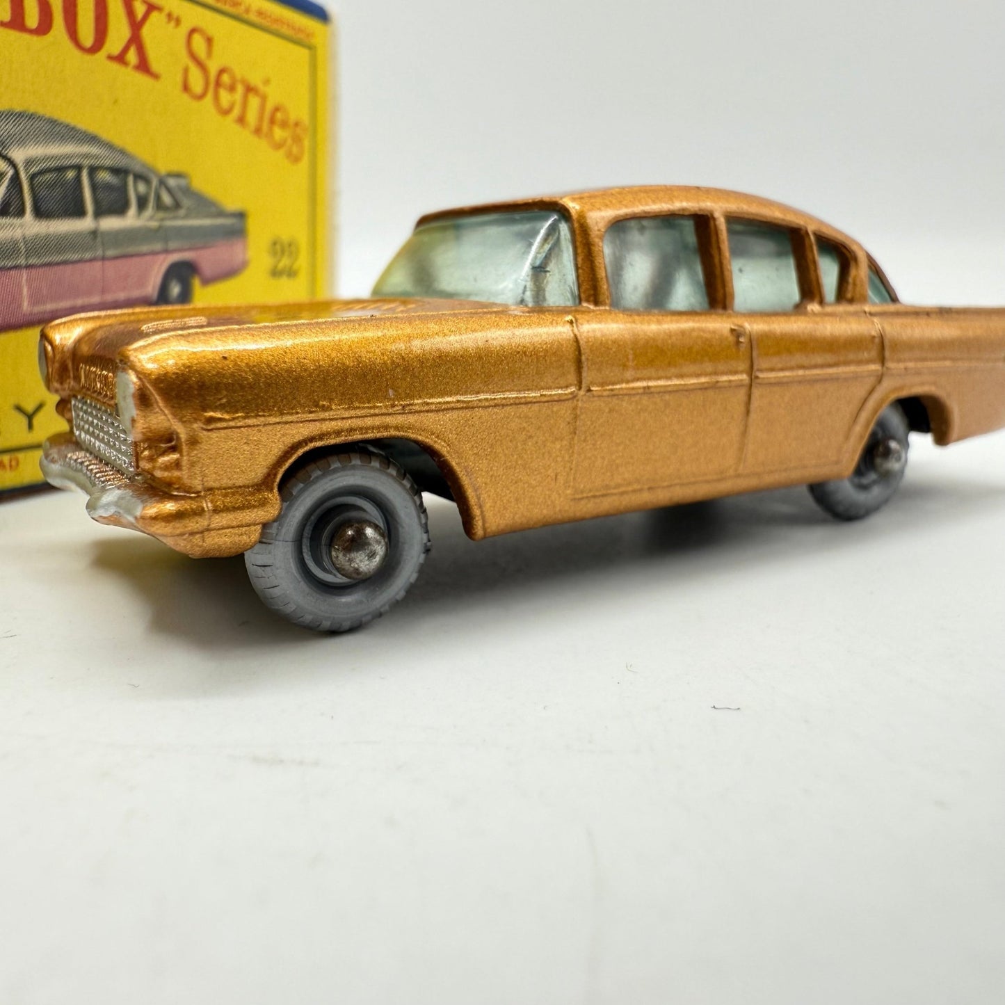 Matchbox Lesney 22b Vauxhall Cresta PA SPW Metallic Gold - Magic Matchbox