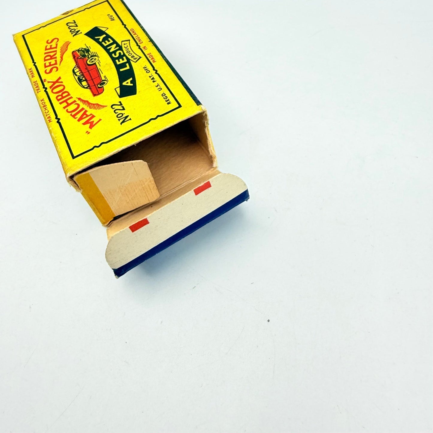 Matchbox Lesney 22b Vauxhall Cresta Pink with windows GPW - Magic Matchbox