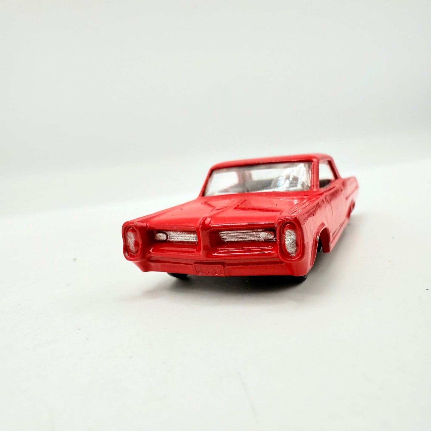 Matchbox Lesney 22c Pontiac GP Sports Coupe - Magic Matchbox