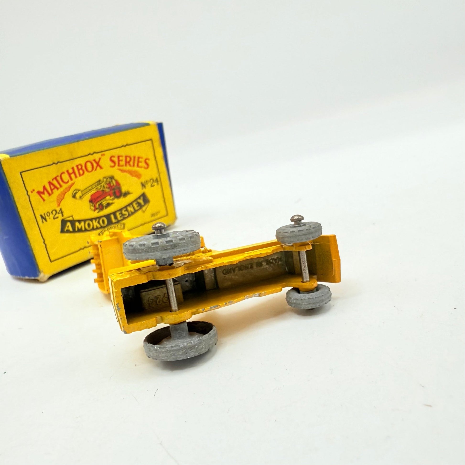 Matchbox Lesney 24a Weatherill Hydraulic Excavator - Magic Matchbox