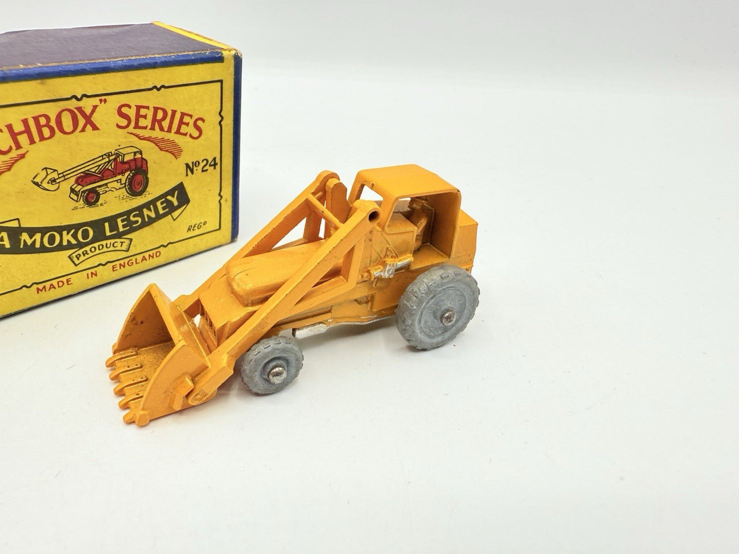 Matchbox Lesney 24a Weatherill Hydraulic Excavator - Magic Matchbox