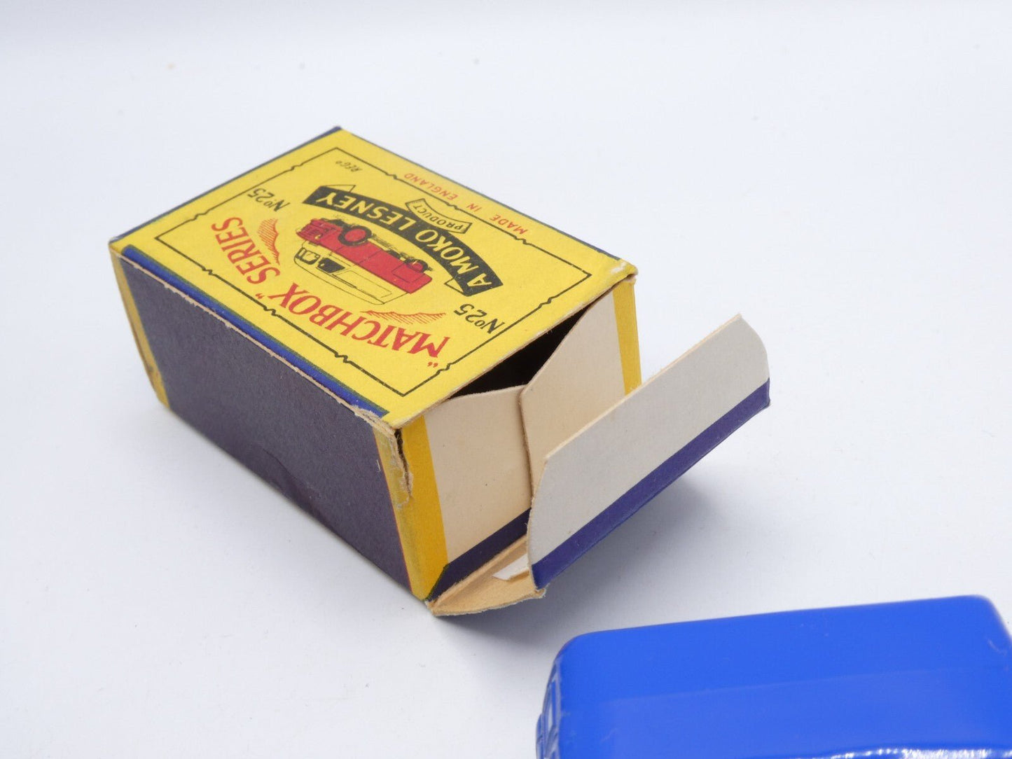 Matchbox Lesney 25a Bedford Dunlop Van MW - Magic Matchbox
