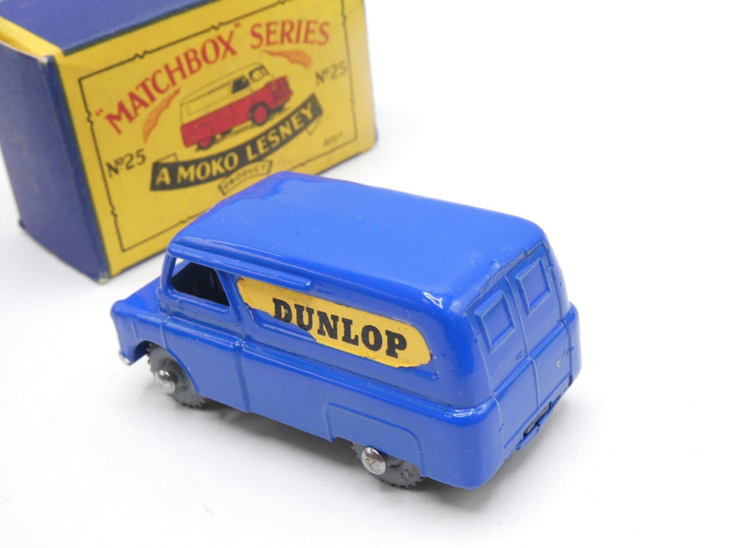 Matchbox Lesney 25a Bedford Dunlop Van MW - Magic Matchbox