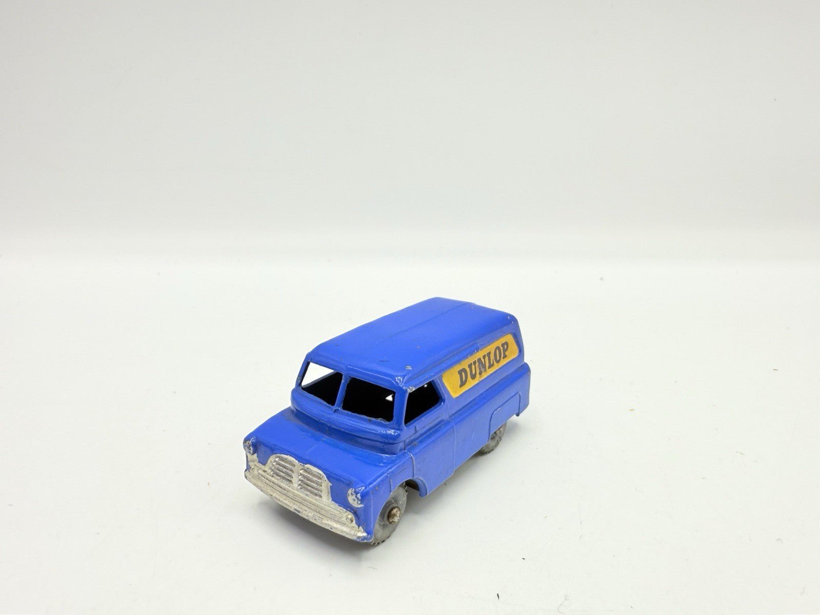 Matchbox Lesney 25a Bedford Dunlop Van MW Good, Unboxed - Magic Matchbox